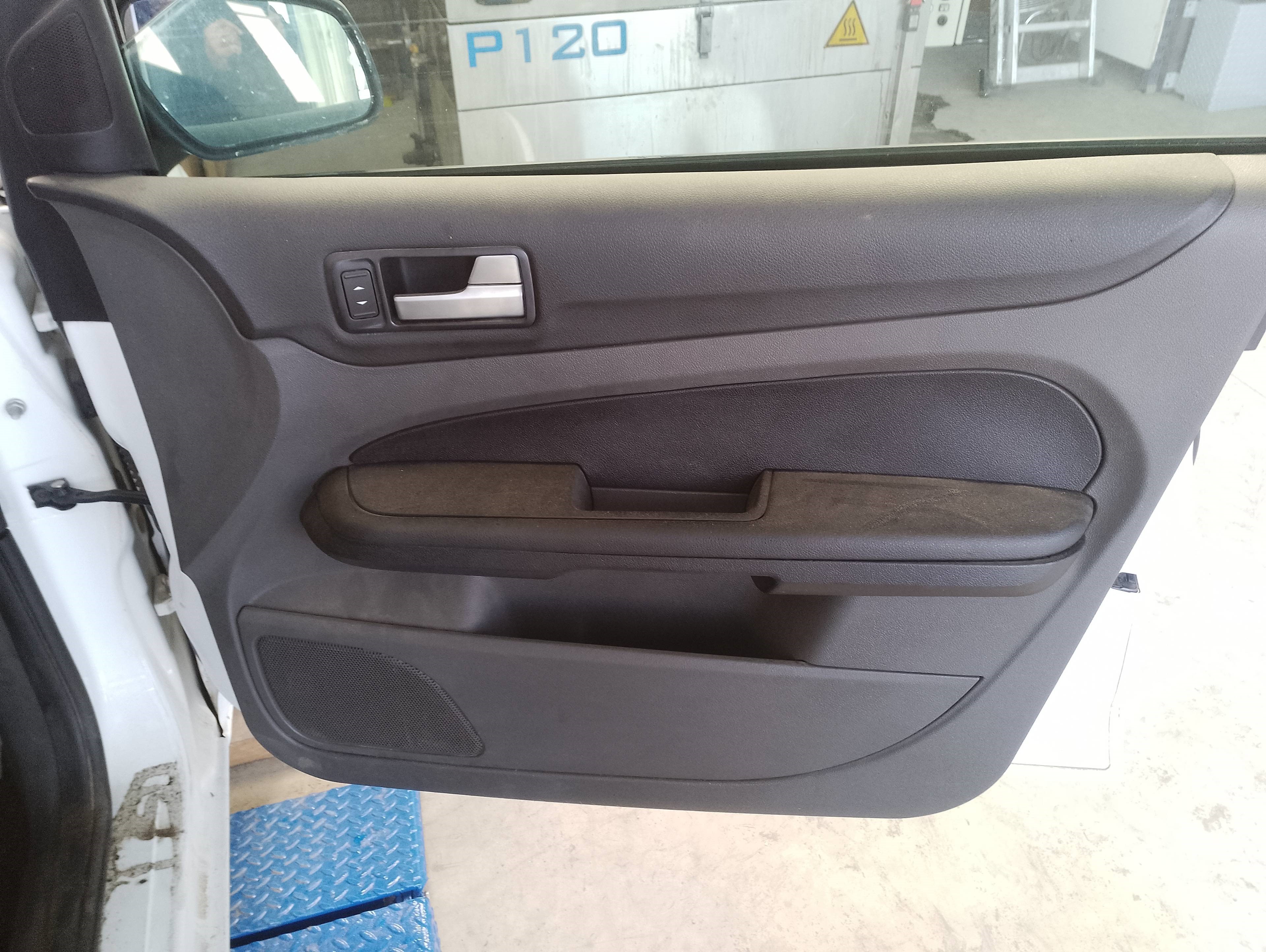 Recambio de guarnecido puerta delantera derecha para ford focus berlina (cap) ambiente (d) referencia OEM IAM   