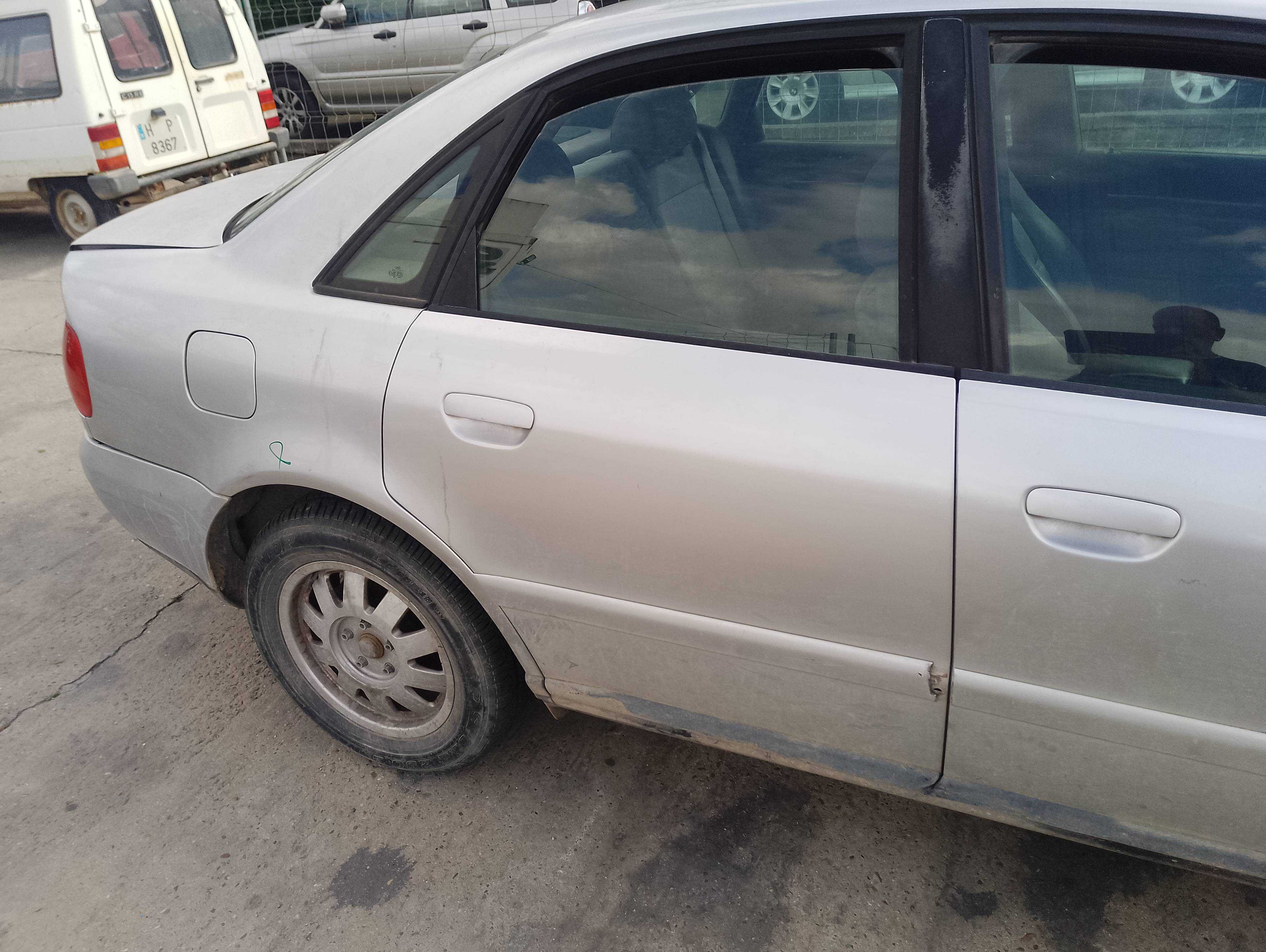 Recambio de puerta trasera derecha para audi a4 berlina (b5) 1.9 tdi referencia OEM IAM   