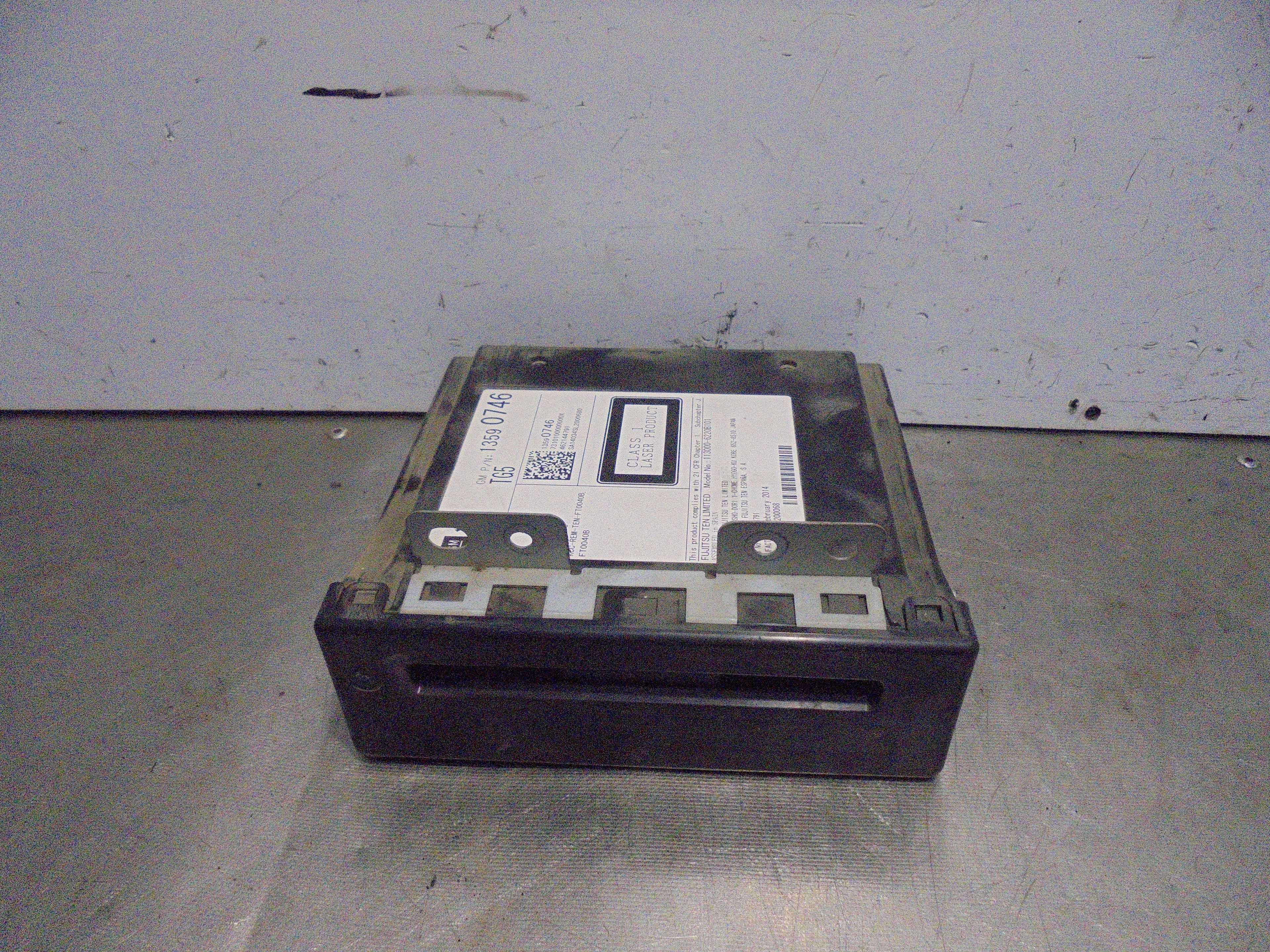 Recambio de sistema audio / radio cd para opel insignia berlina expression referencia OEM IAM 13590746 7310100000000X 