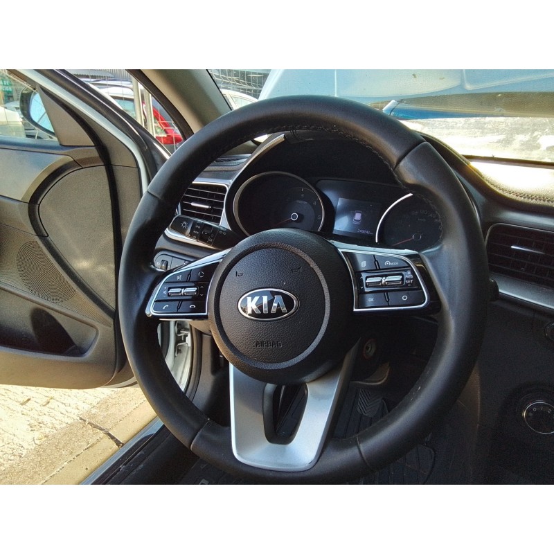 Recambio de volante para kia ceed business referencia OEM IAM   