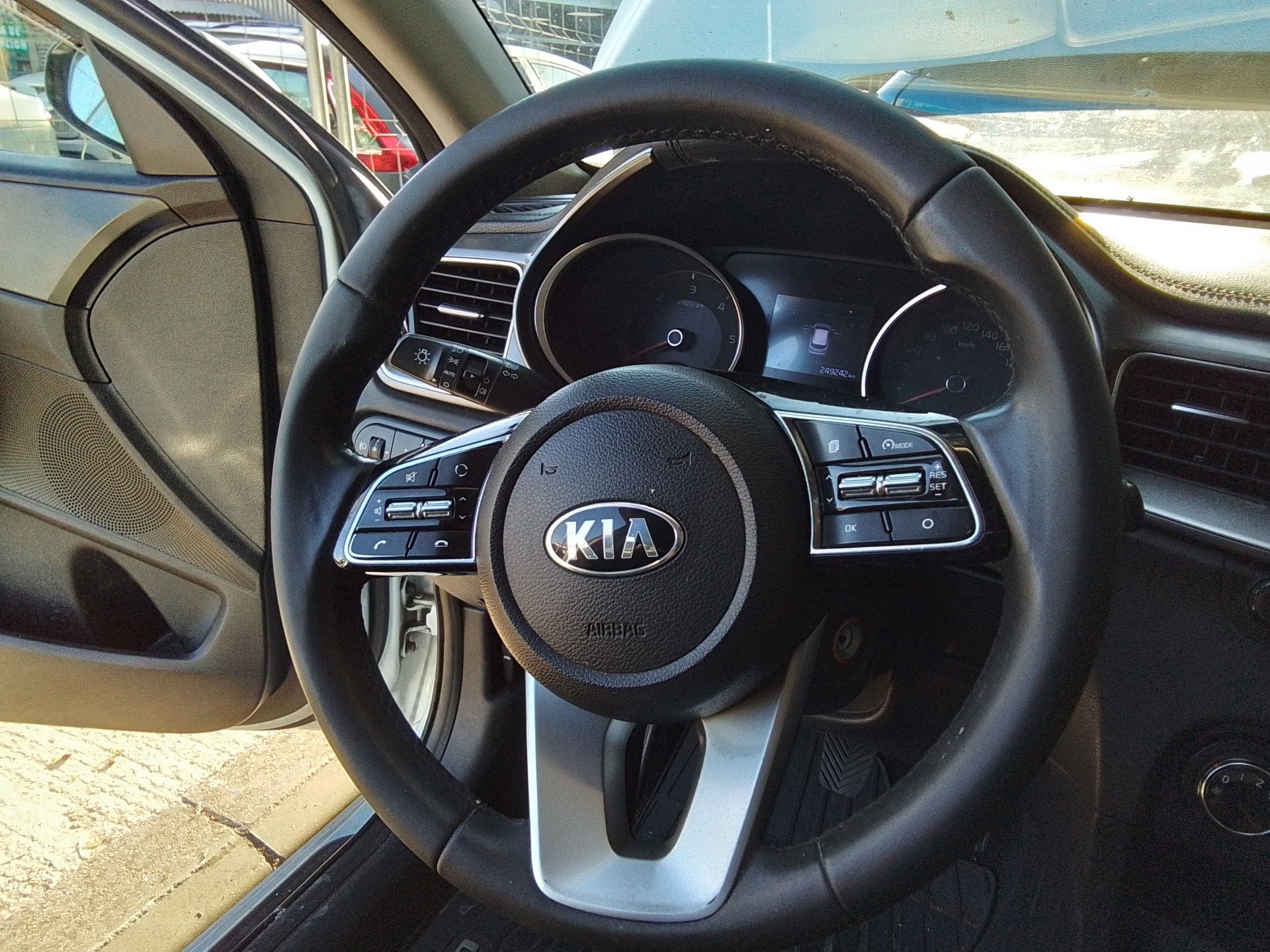 Recambio de volante para kia ceed business referencia OEM IAM   