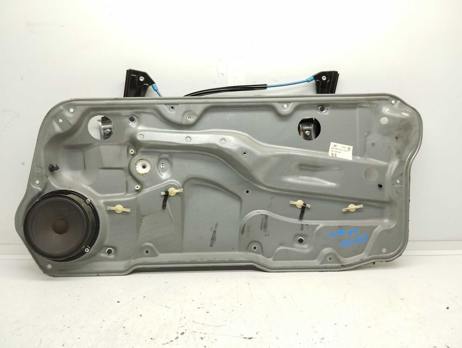 Recambio de elevalunas delantero derecho para volkswagen golf iv berlina (1j1) 25 aniversario referencia OEM IAM 1J3837462F 1040