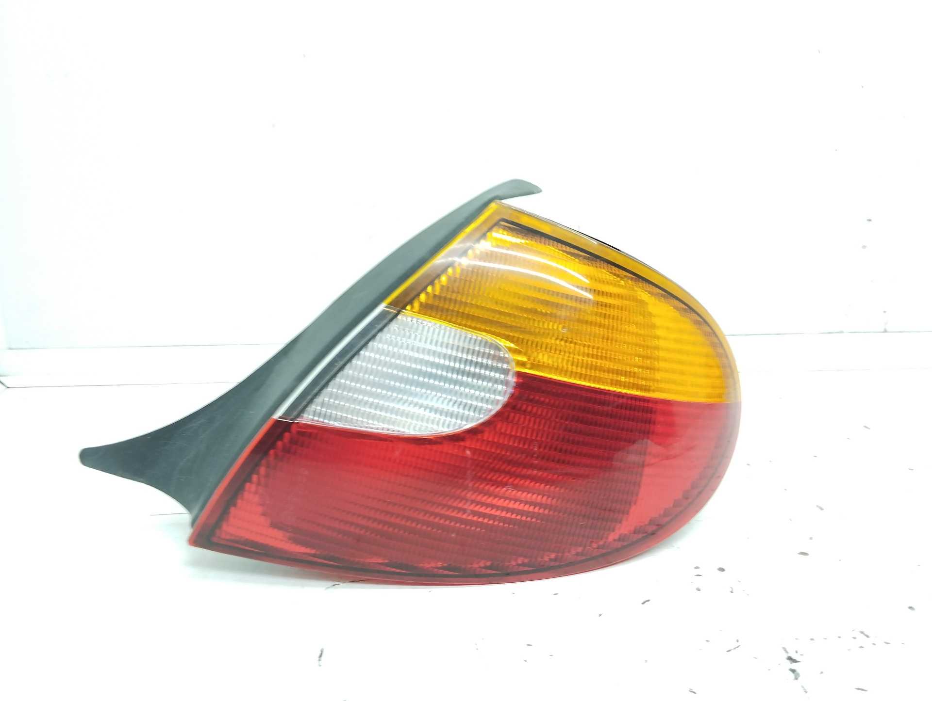 Recambio de piloto trasero derecho para chrysler neon (pl) 2.0 16v cat referencia OEM IAM   