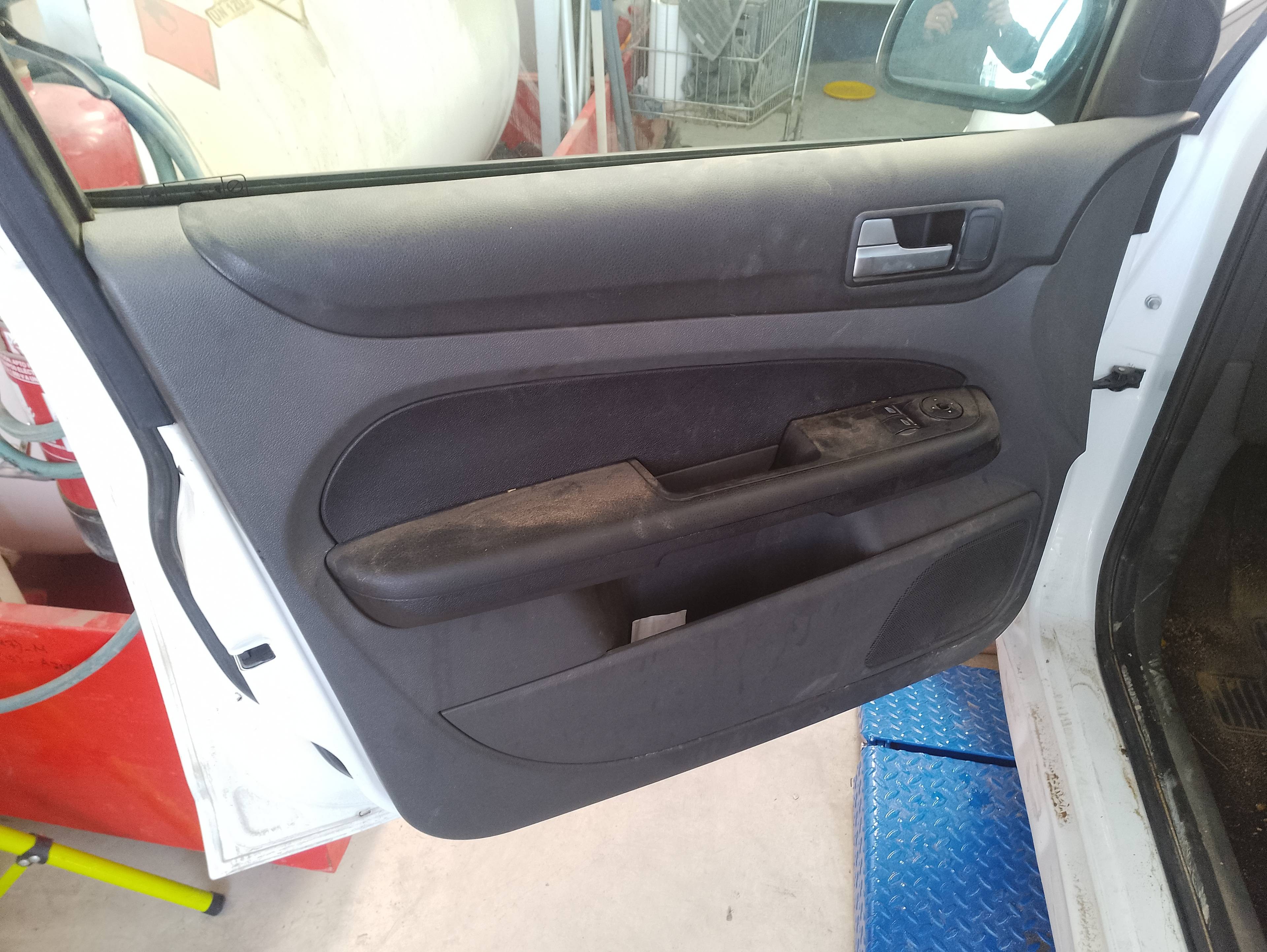 Recambio de guarnecido puerta delantera izquierda para ford focus berlina (cap) ambiente (d) referencia OEM IAM   