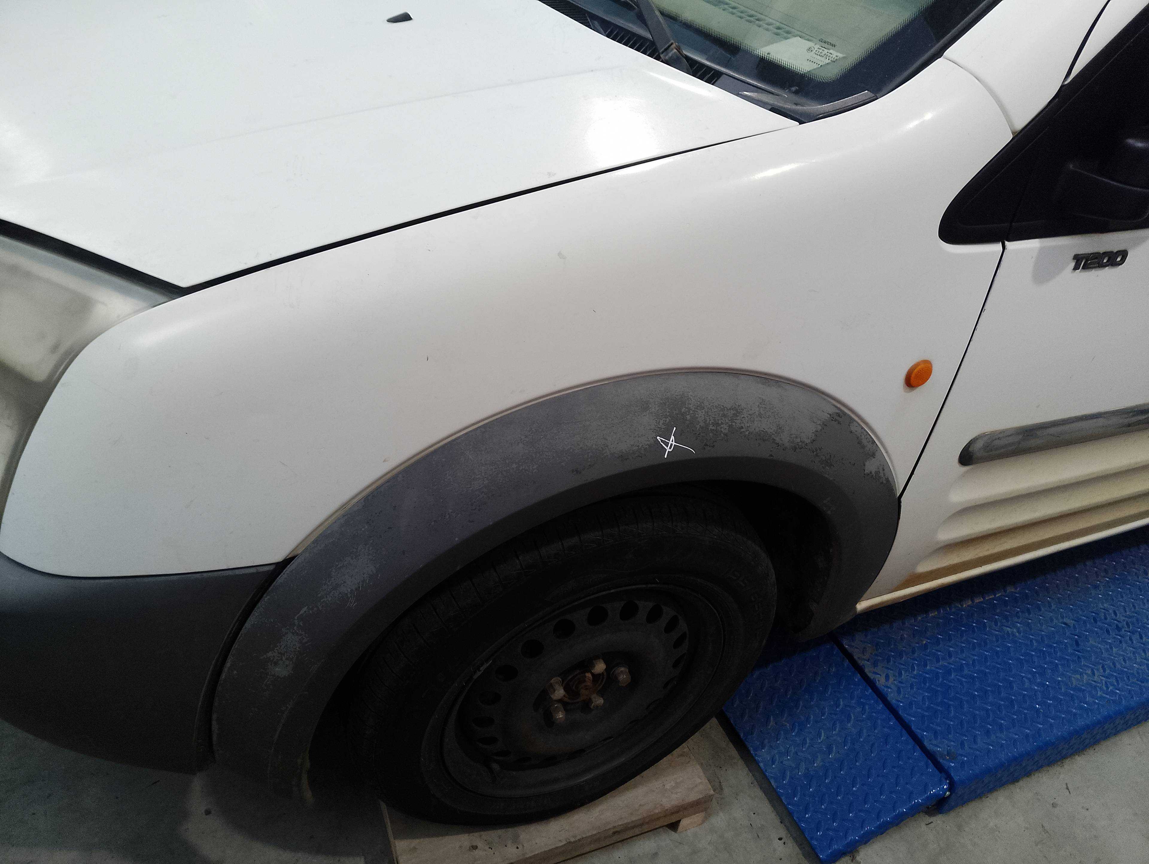 Recambio de aleta delantera izquierda para ford transit connect (tc7) furg. referencia OEM IAM   