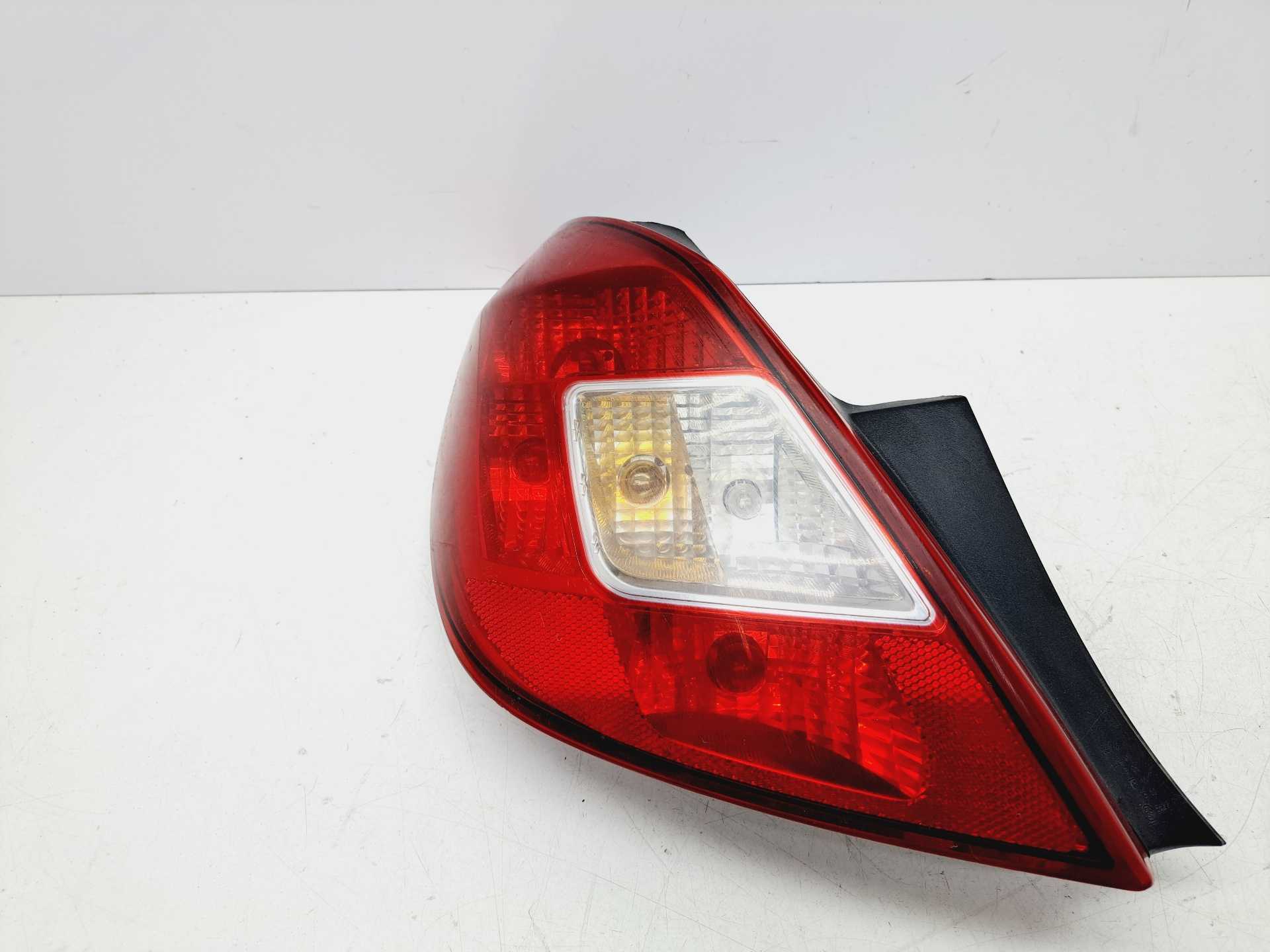 Recambio de piloto trasero izquierdo para opel corsa d referencia OEM IAM 13188047 89038958 VALEO