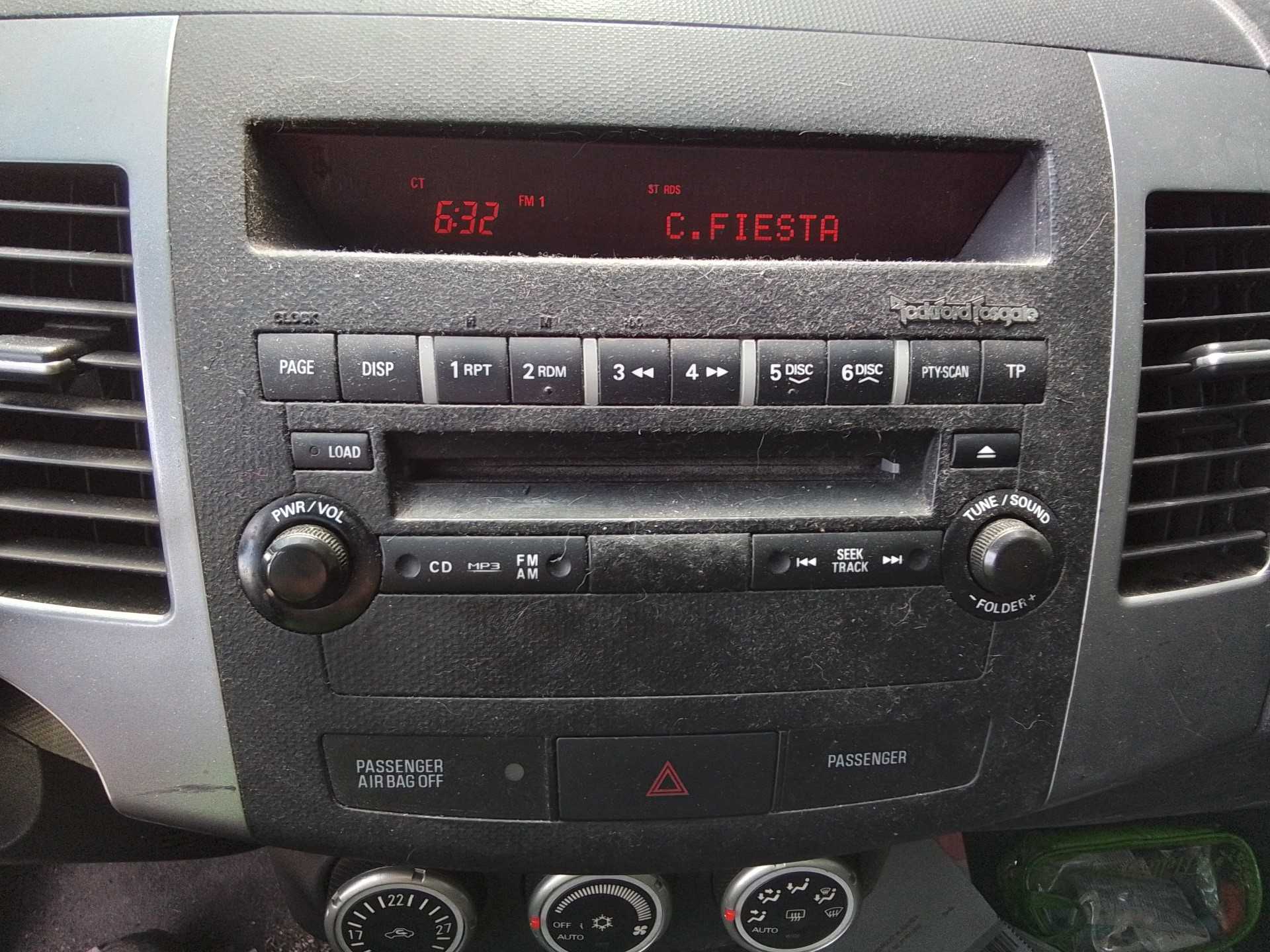 Recambio de sistema audio / radio cd para mitsubishi outlander (cw0) 2.2 di-d cat referencia OEM IAM   