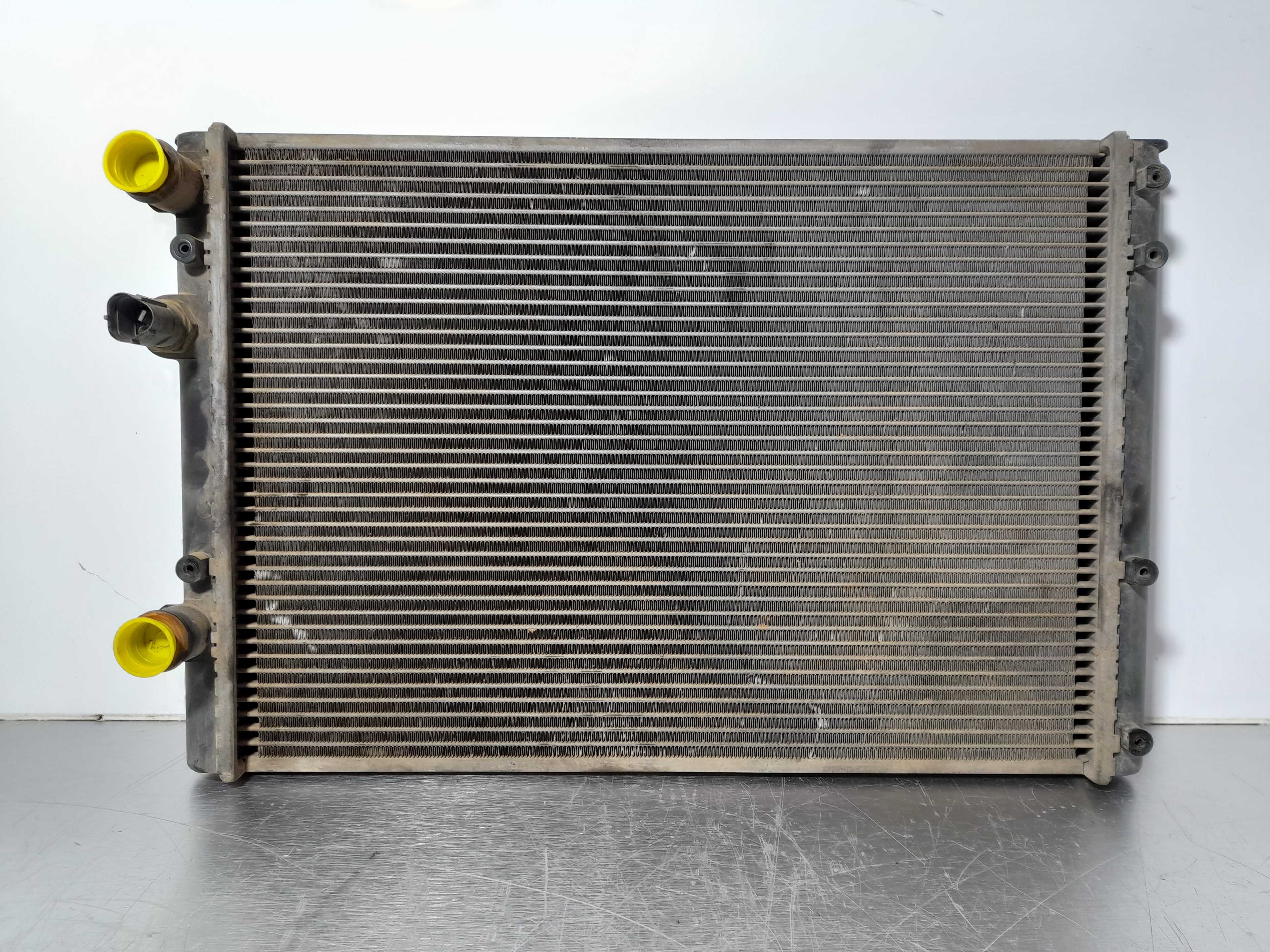 Recambio de radiador agua para volkswagen polo berlina (6n2) trendline referencia OEM IAM 6N0121253AC  