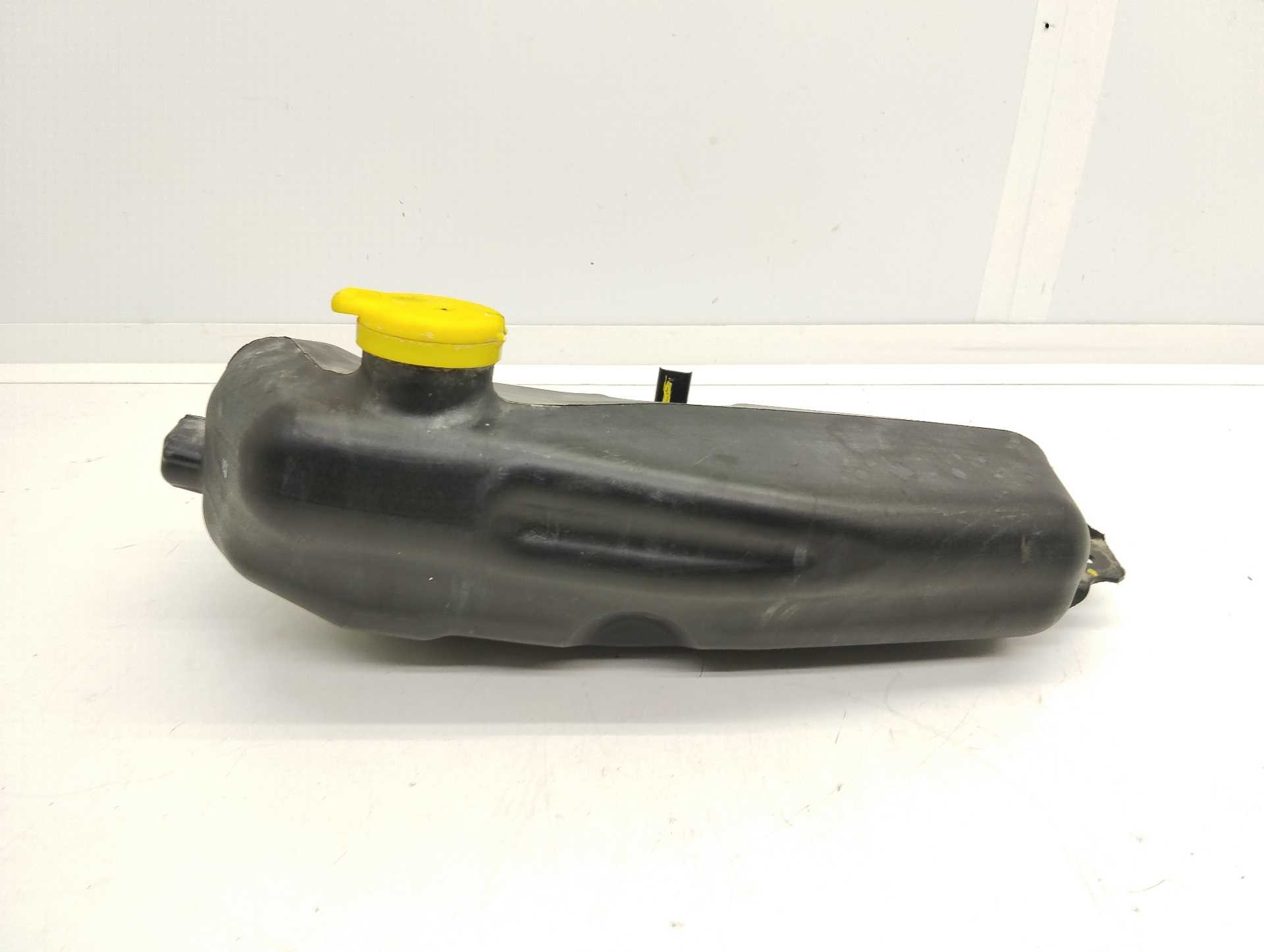 Recambio de deposito limpia para dacia sandero stepway comfort referencia OEM IAM 289102837R 289108414R 