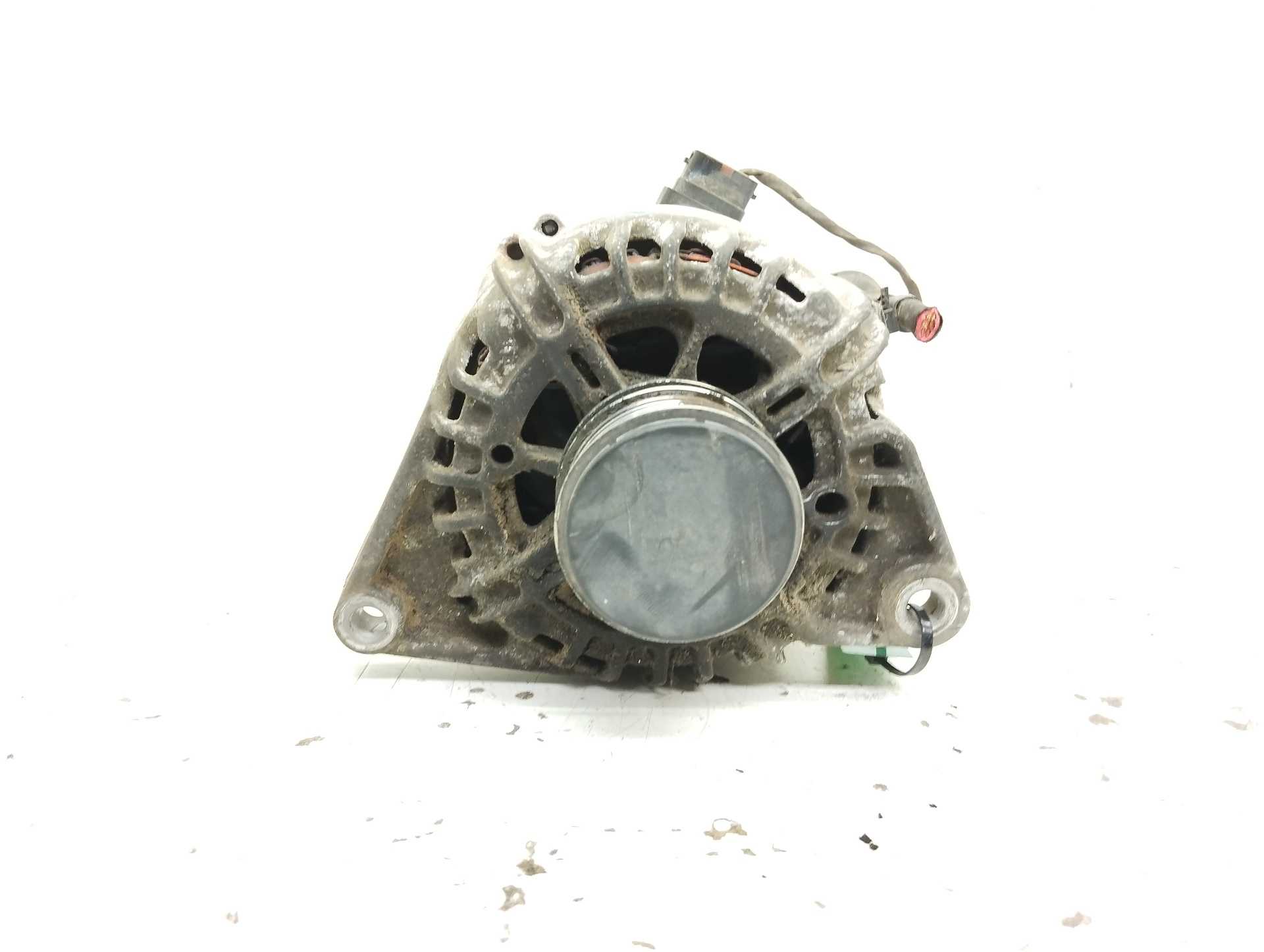 Recambio de alternador para kia cee´d referencia OEM IAM 373002A500 TG12C033 VALEO