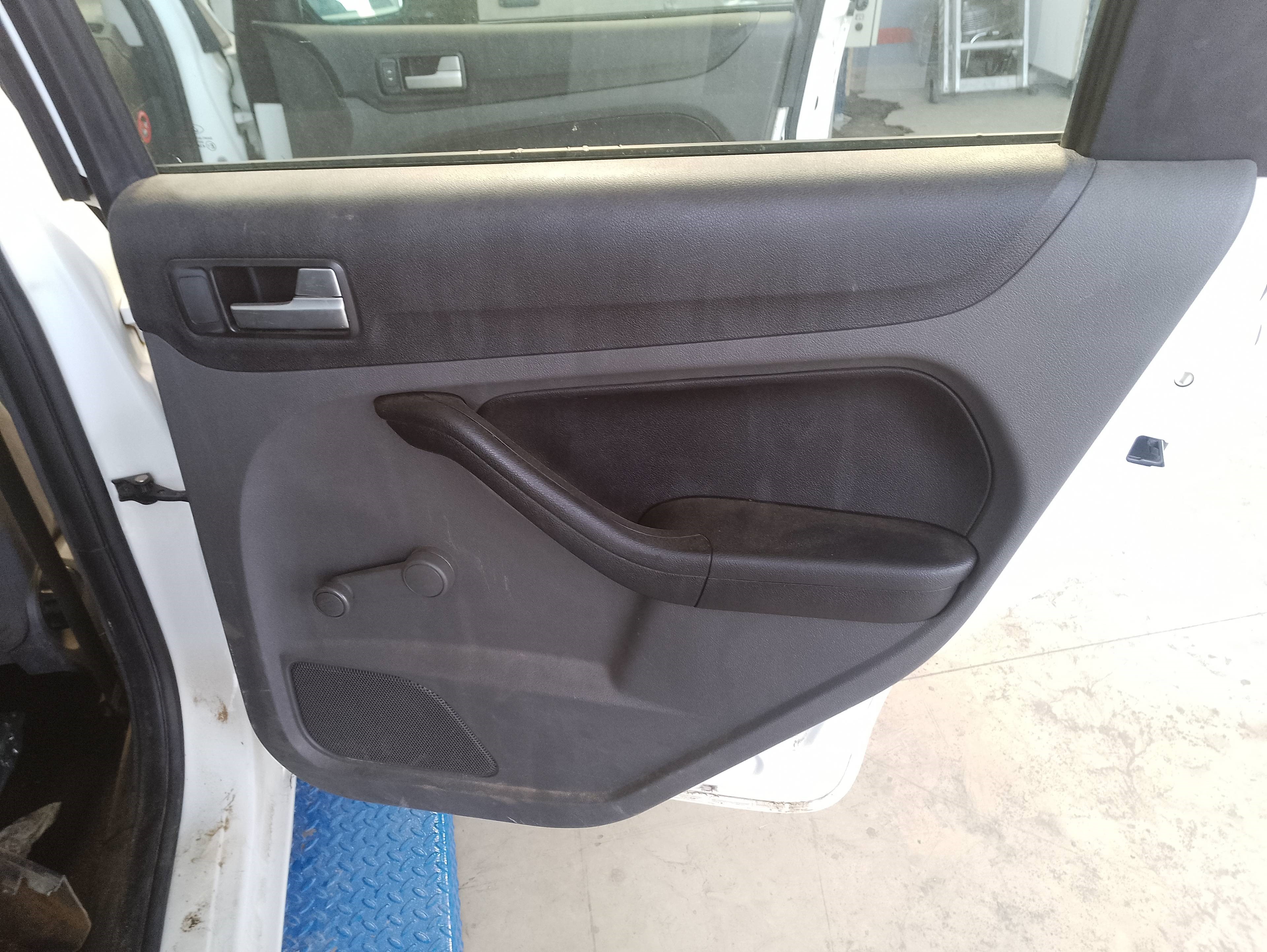 Recambio de guarnecido puerta trasera derecha para ford focus berlina (cap) ambiente (d) referencia OEM IAM   