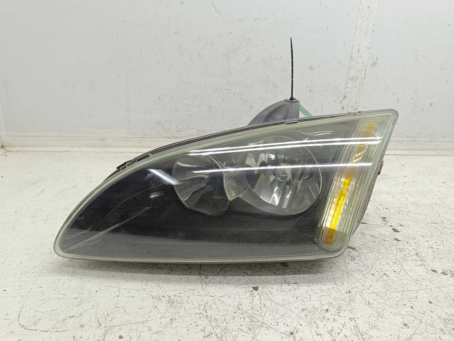 Recambio de faro izquierdo para ford focus berlina (cap) ambiente (d) referencia OEM IAM 4M5H3K060BA  