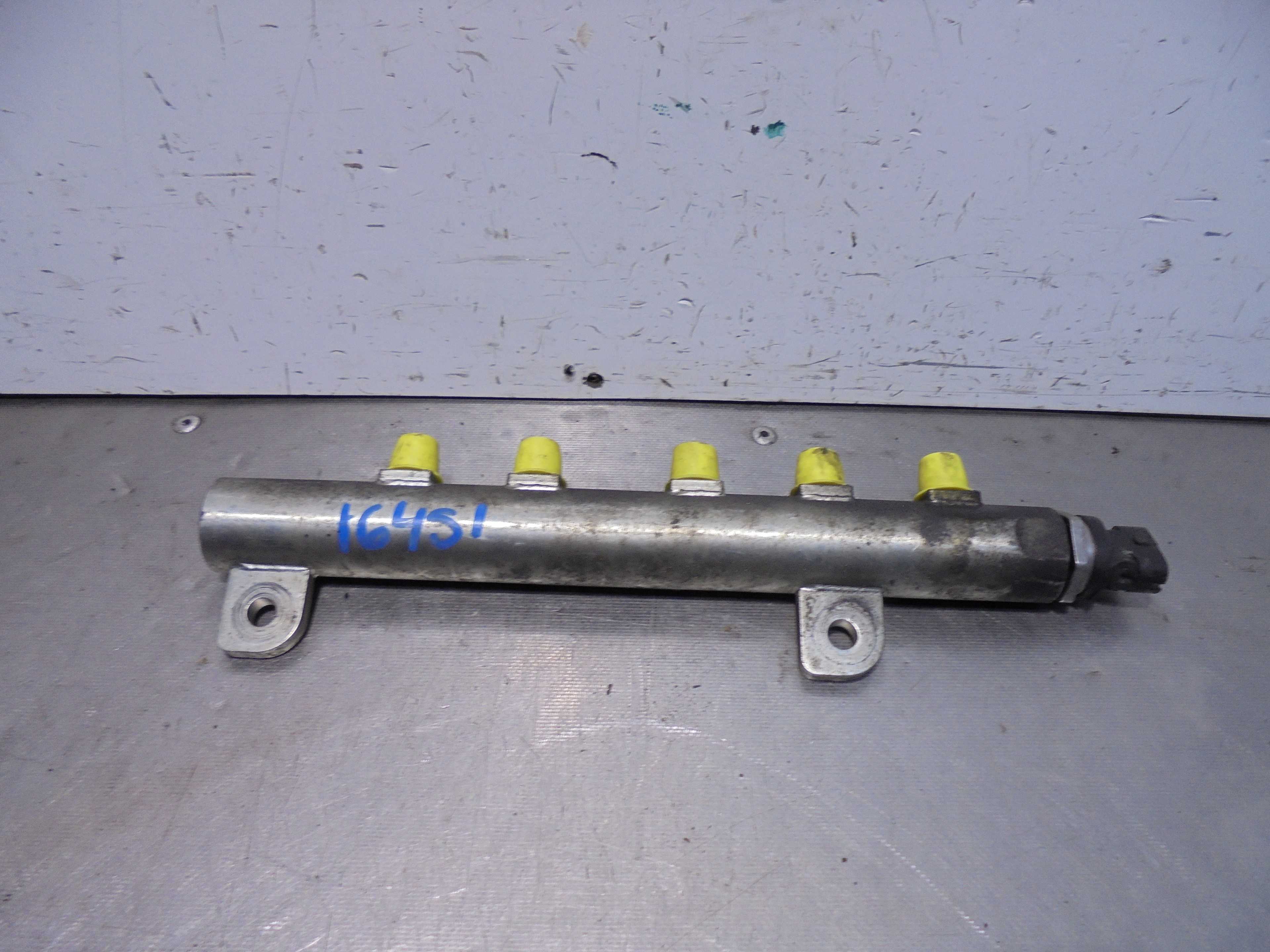 Recambio de rampa inyectora para opel zafira b cosmo referencia OEM IAM 55197370 BOSCH 