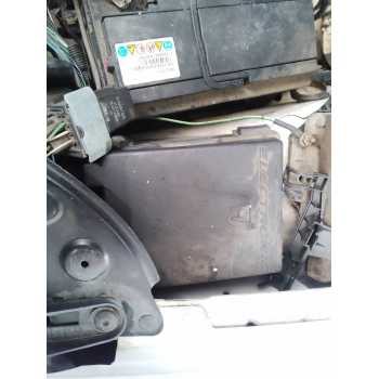 CAJA RELES / FUSIBLES 