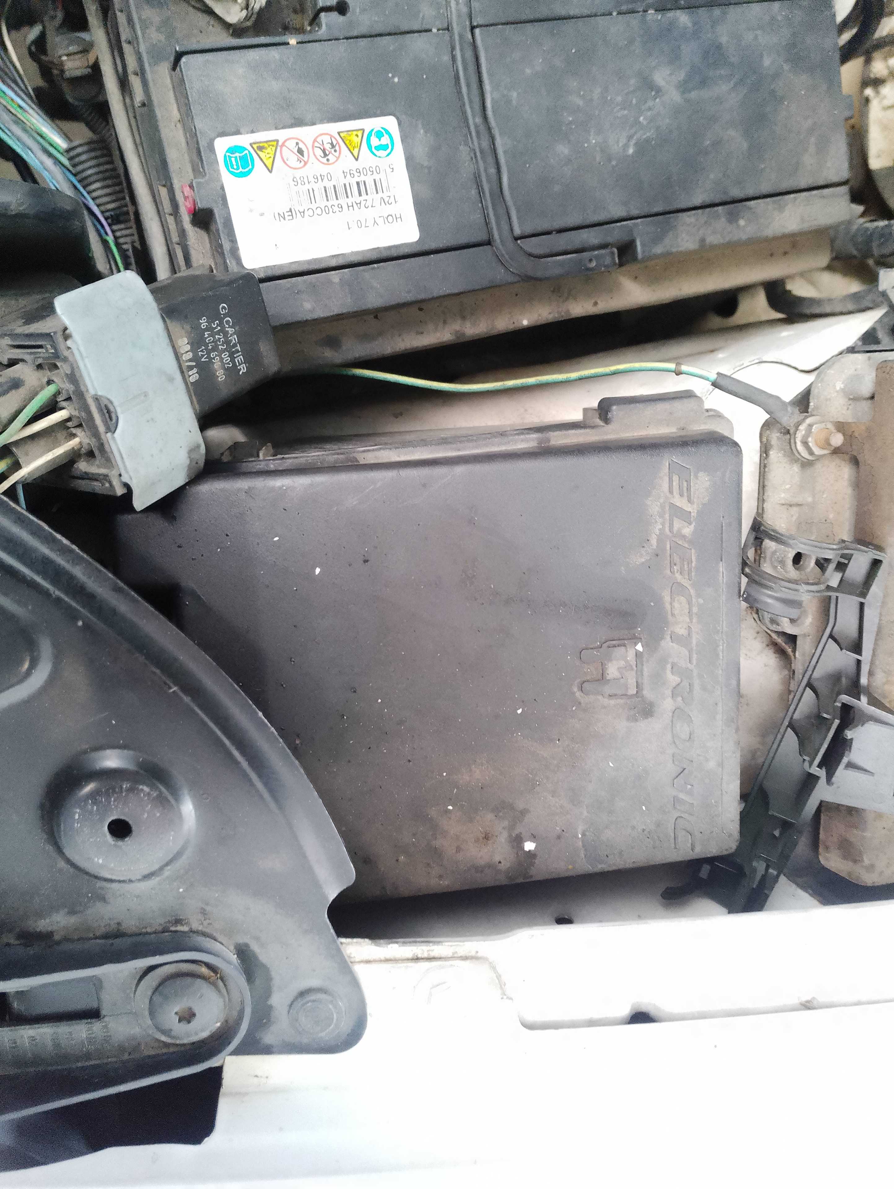 Recambio de caja reles / fusibles para citroën berlingo hdi 75 600 first kasten referencia OEM IAM   