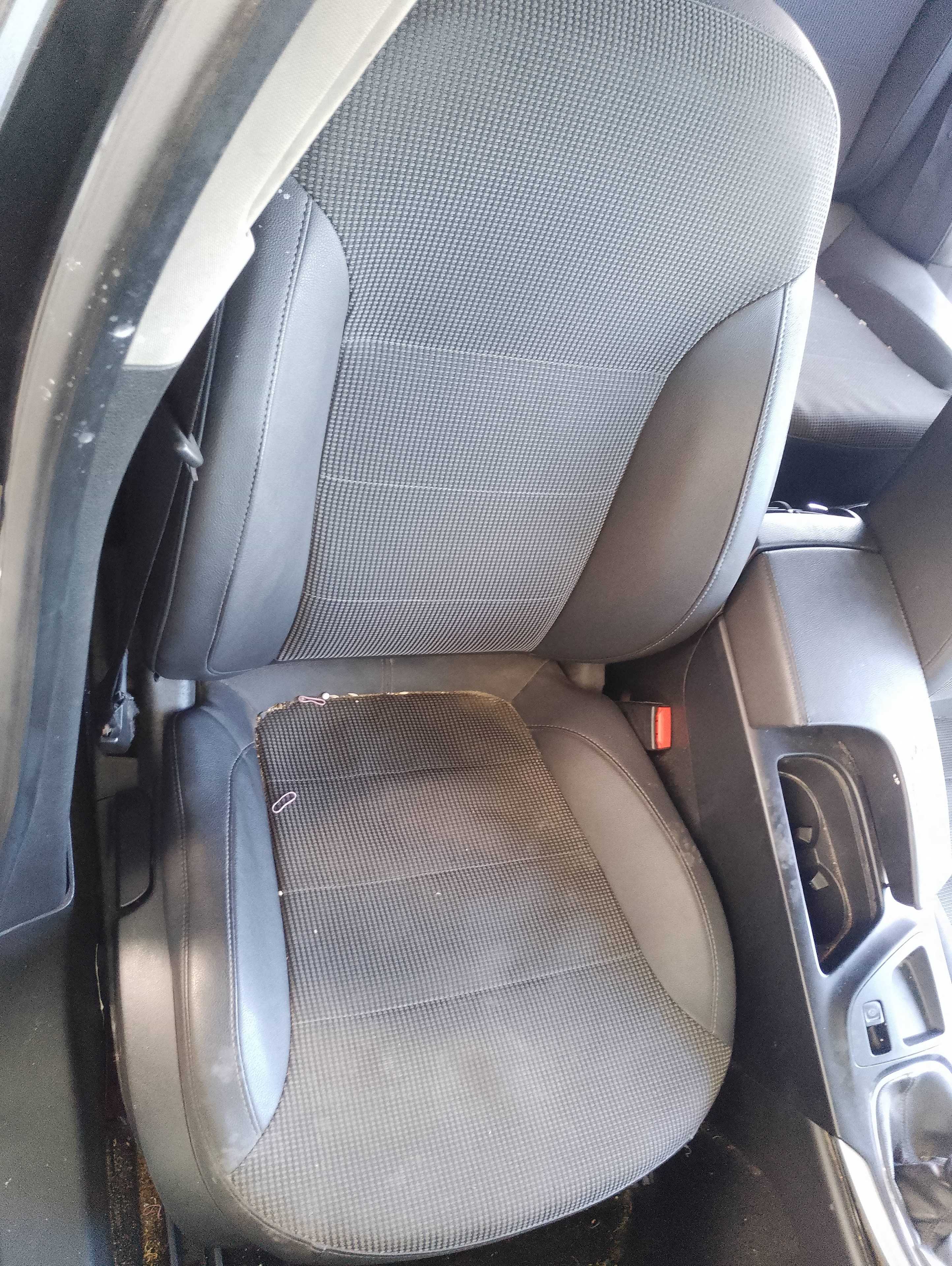 Recambio de asiento delantero derecho para opel insignia berlina cosmo referencia OEM IAM   