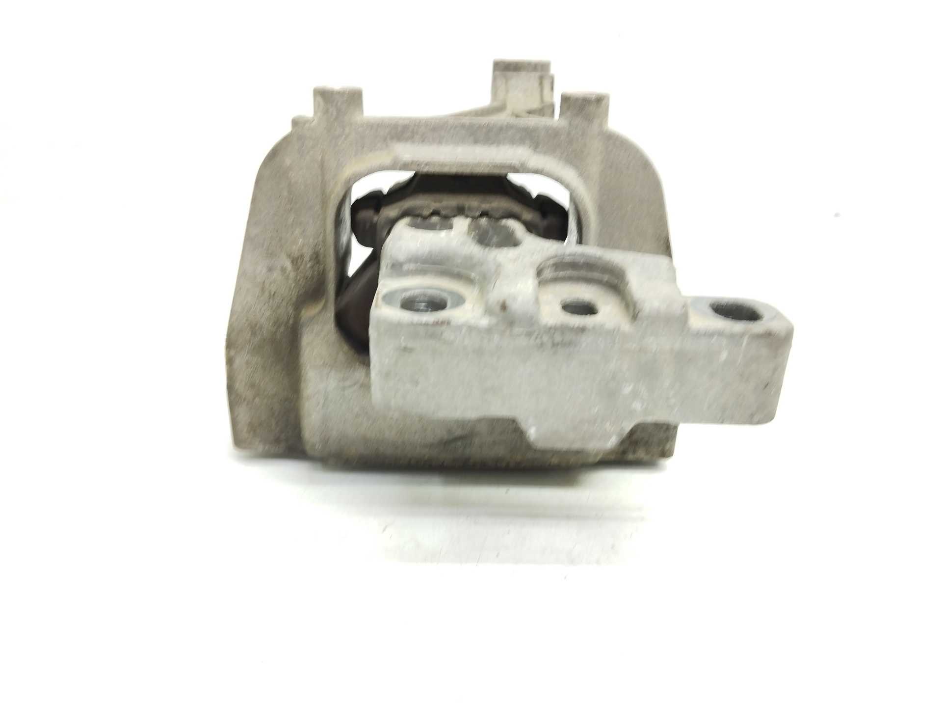 Recambio de soporte motor derecho para volkswagen golf vii lim. 1.6 tdi dpf referencia OEM IAM 5Q0199262BH  