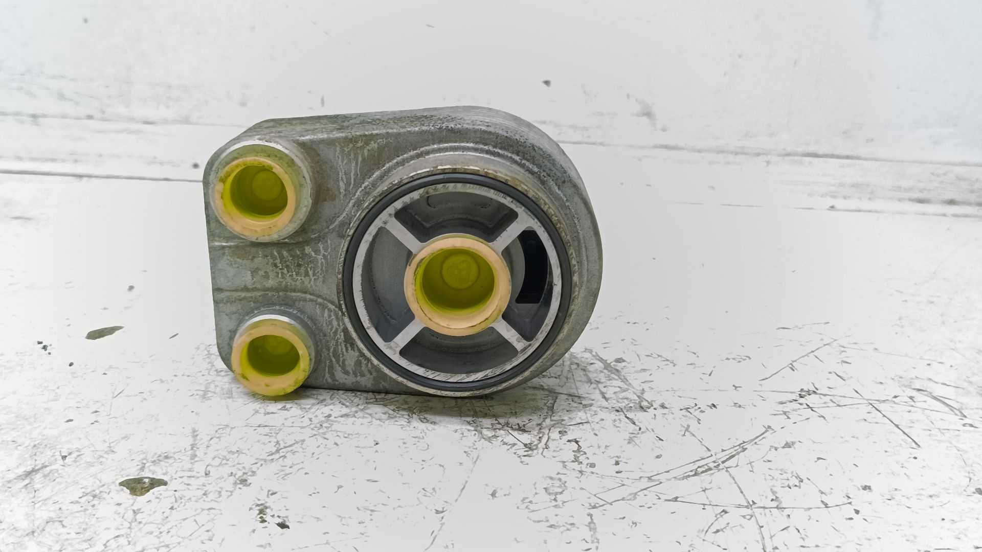 Recambio de enfriador aceite motor para renault kangoo (f/kc0) alize referencia OEM IAM 8200779744  