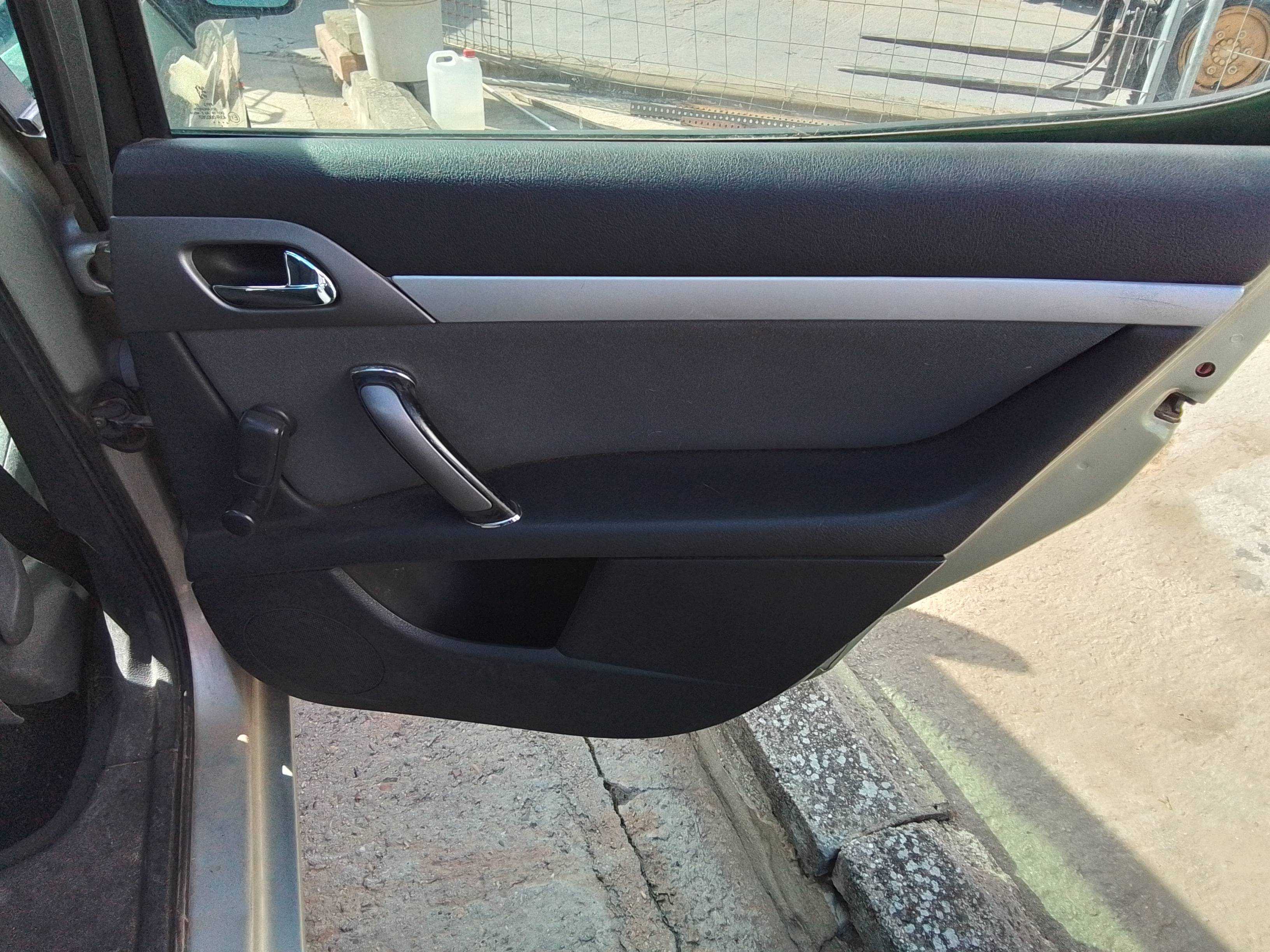 Recambio de guarnecido puerta trasera derecha para peugeot 407 sr confort referencia OEM IAM   