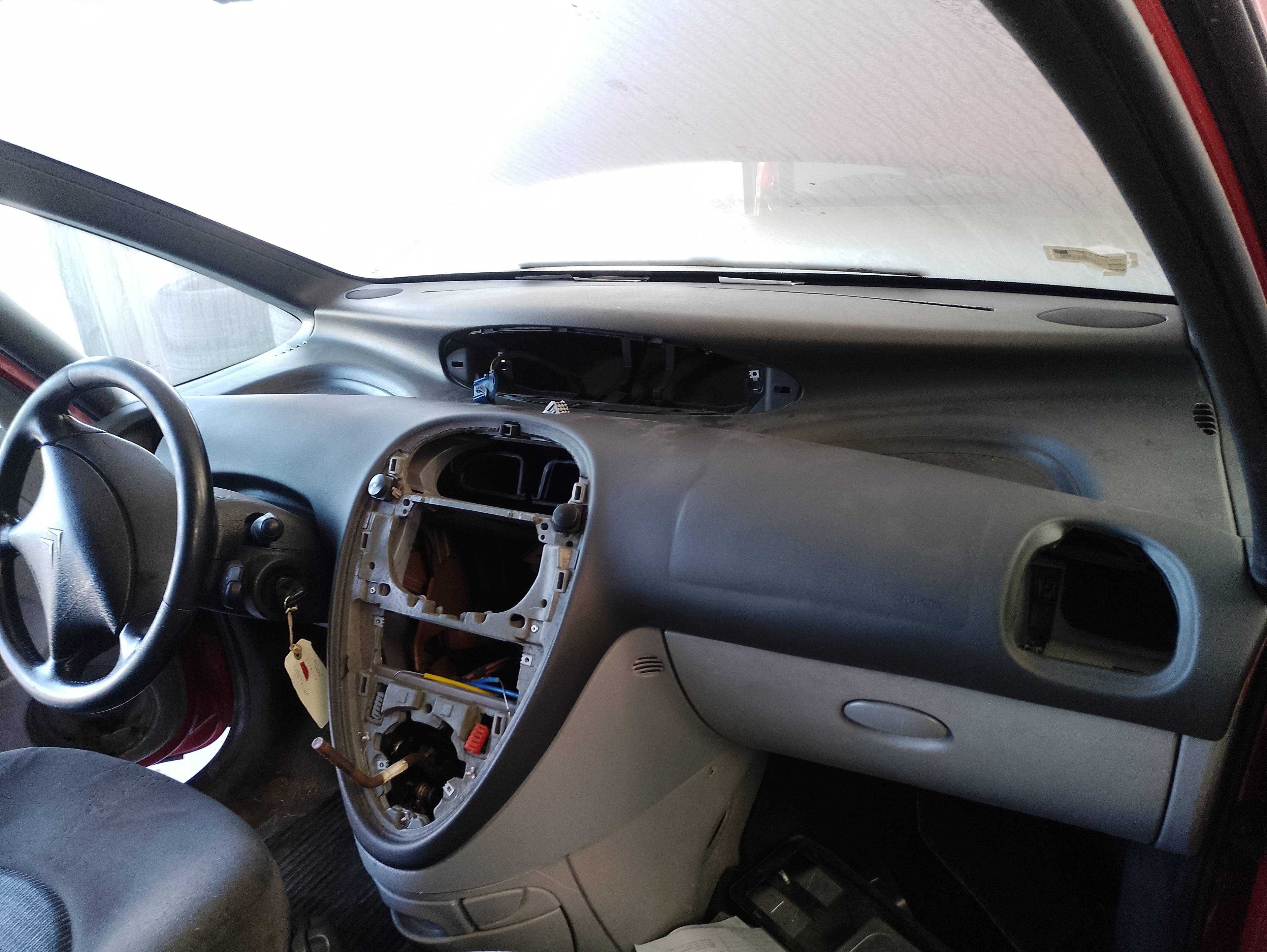 Recambio de salpicadero para citroën xsara picasso 1.6 hdi 90 lx plus referencia OEM IAM   