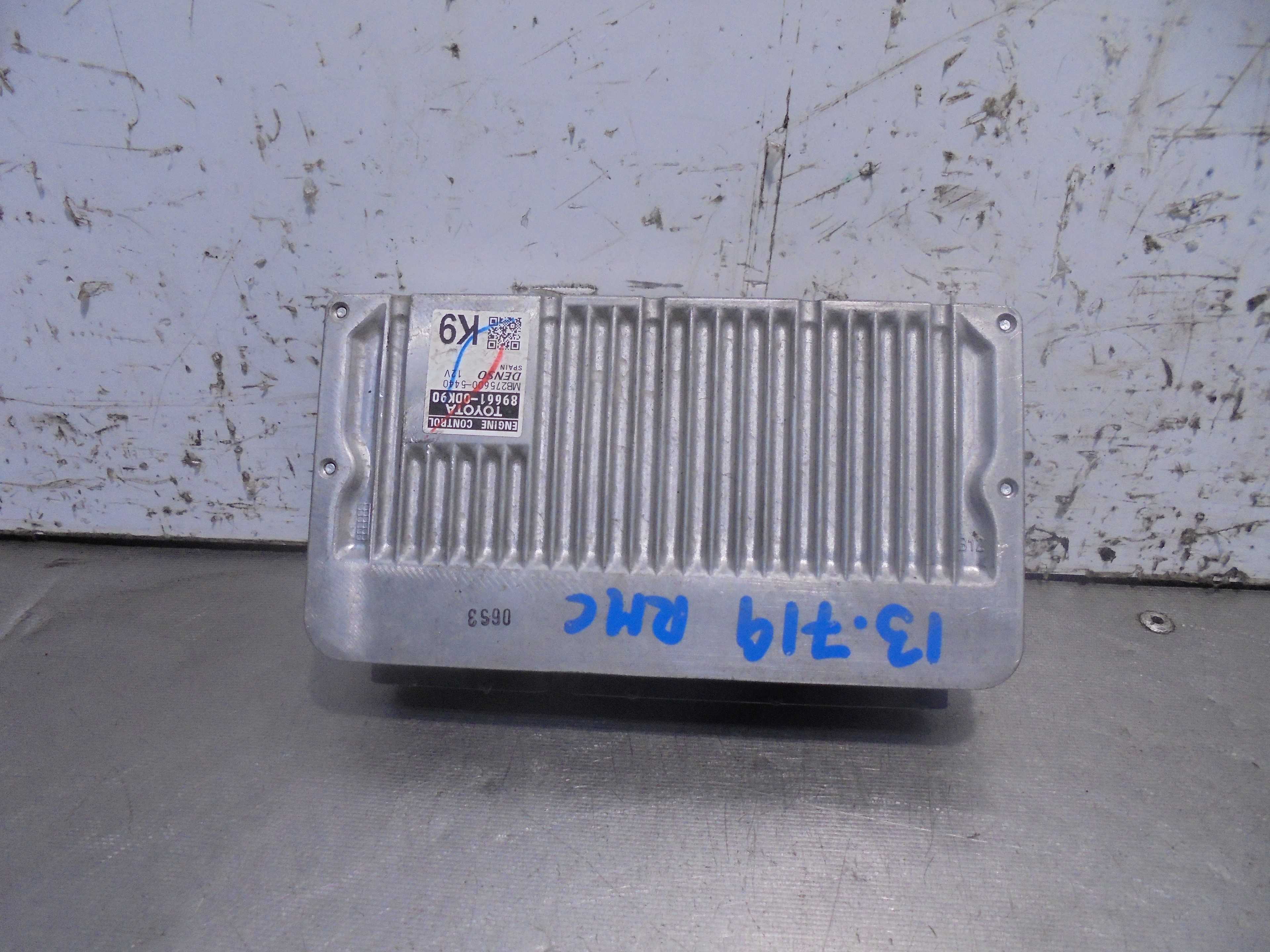 Recambio de centralita motor uce para toyota yaris 1.3 16v cat referencia OEM IAM 896610DK90  