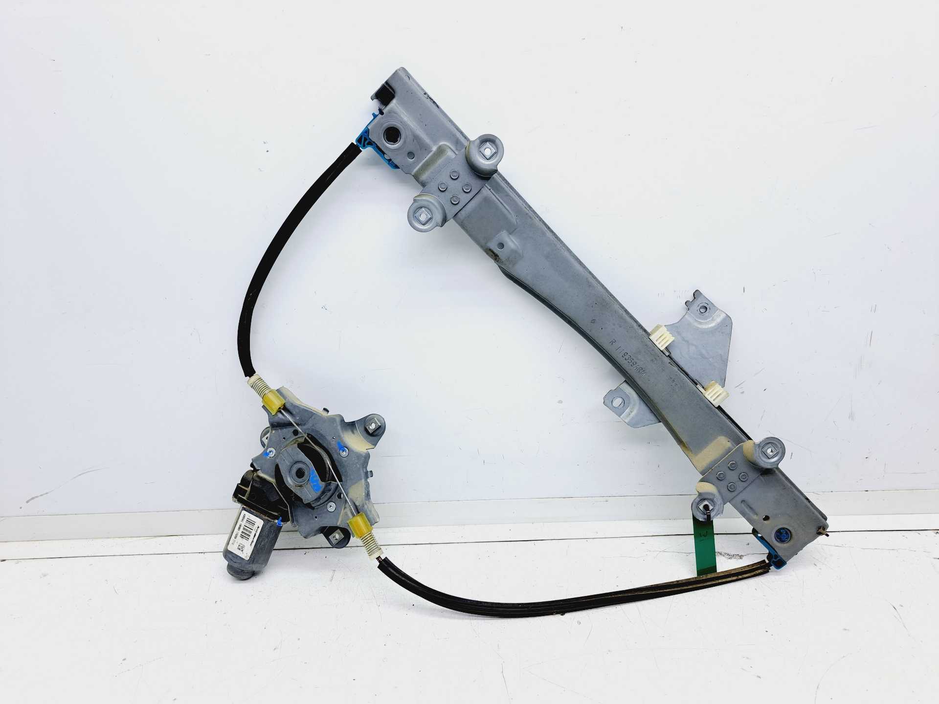 Recambio de elevalunas delantero derecho para renault twingo 1.5 dci diesel referencia OEM IAM 400956C ARVINMERITOR R119359ARM