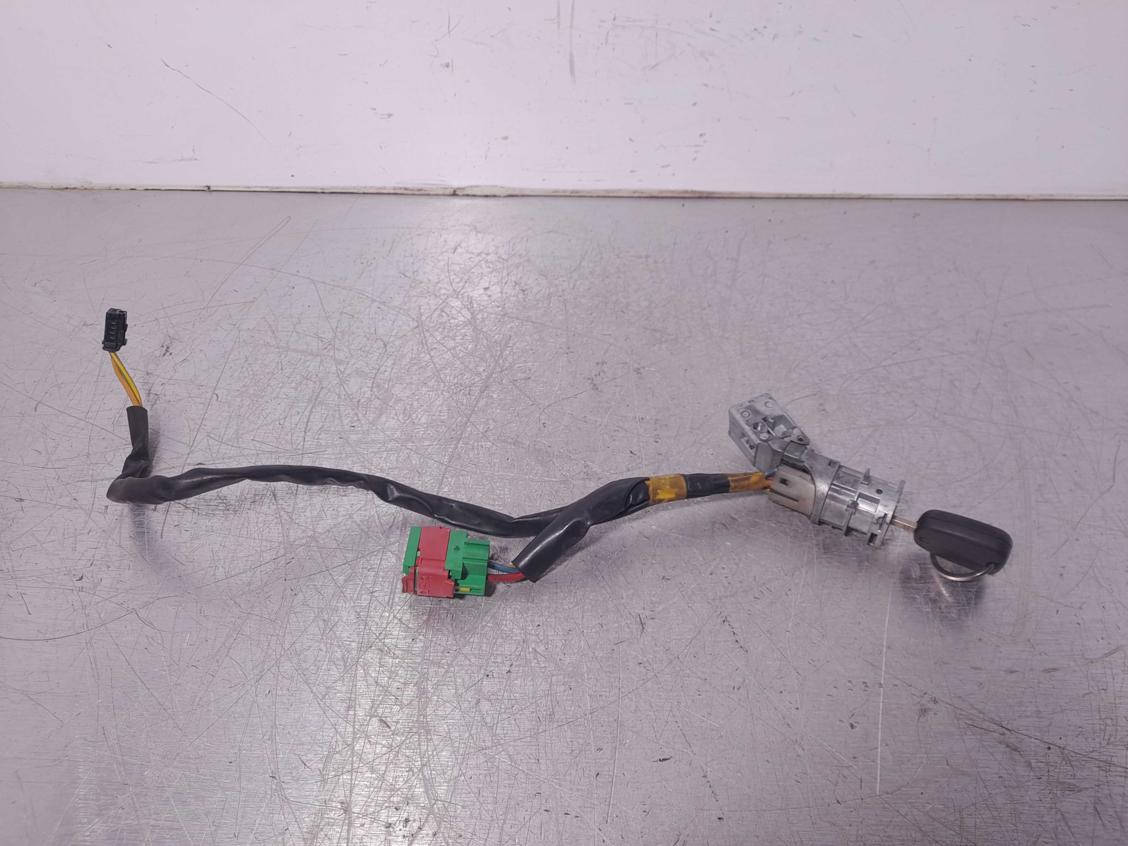 Recambio de conmutador de arranque para citroën c3 1.1 furio referencia OEM IAM N0501477 VALEO 