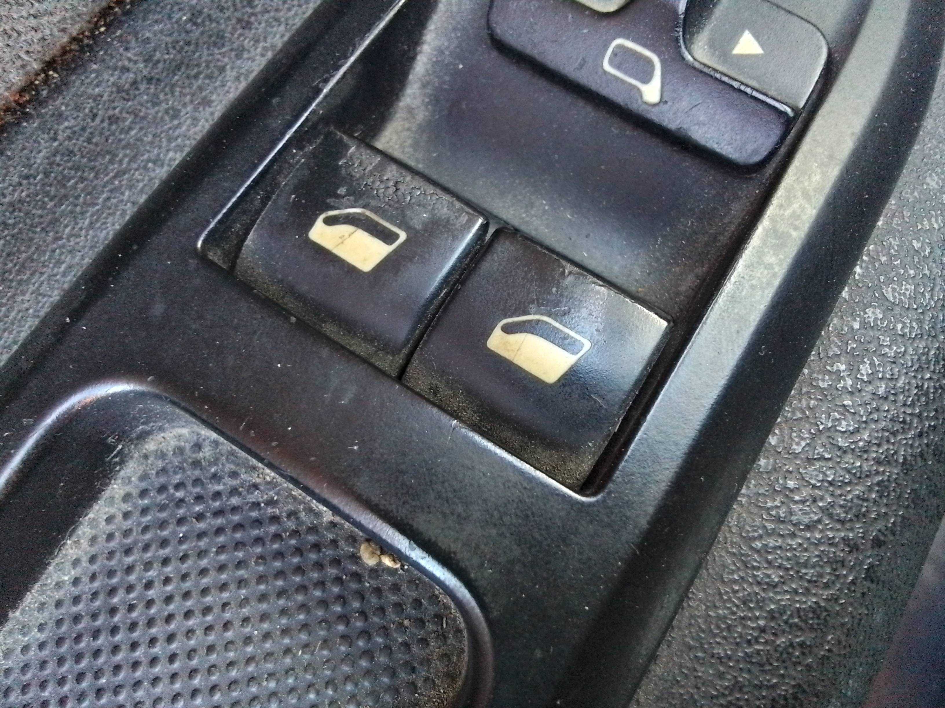 Recambio de mando elevalunas delantero izquierdo para peugeot 407 sr confort referencia OEM IAM   