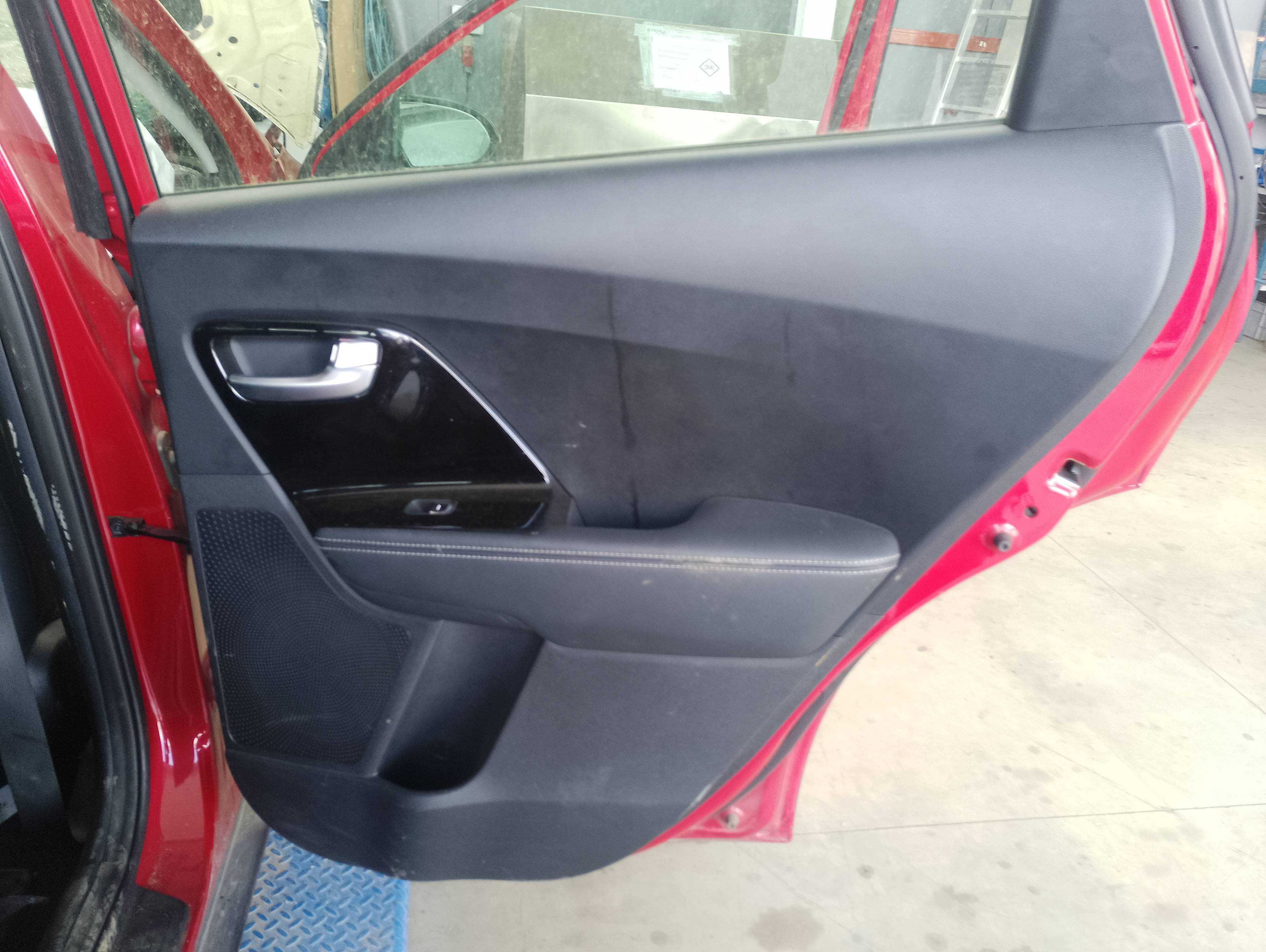 Recambio de guarnecido puerta trasera derecha para kia niro (sg2) hybrid concept referencia OEM IAM   