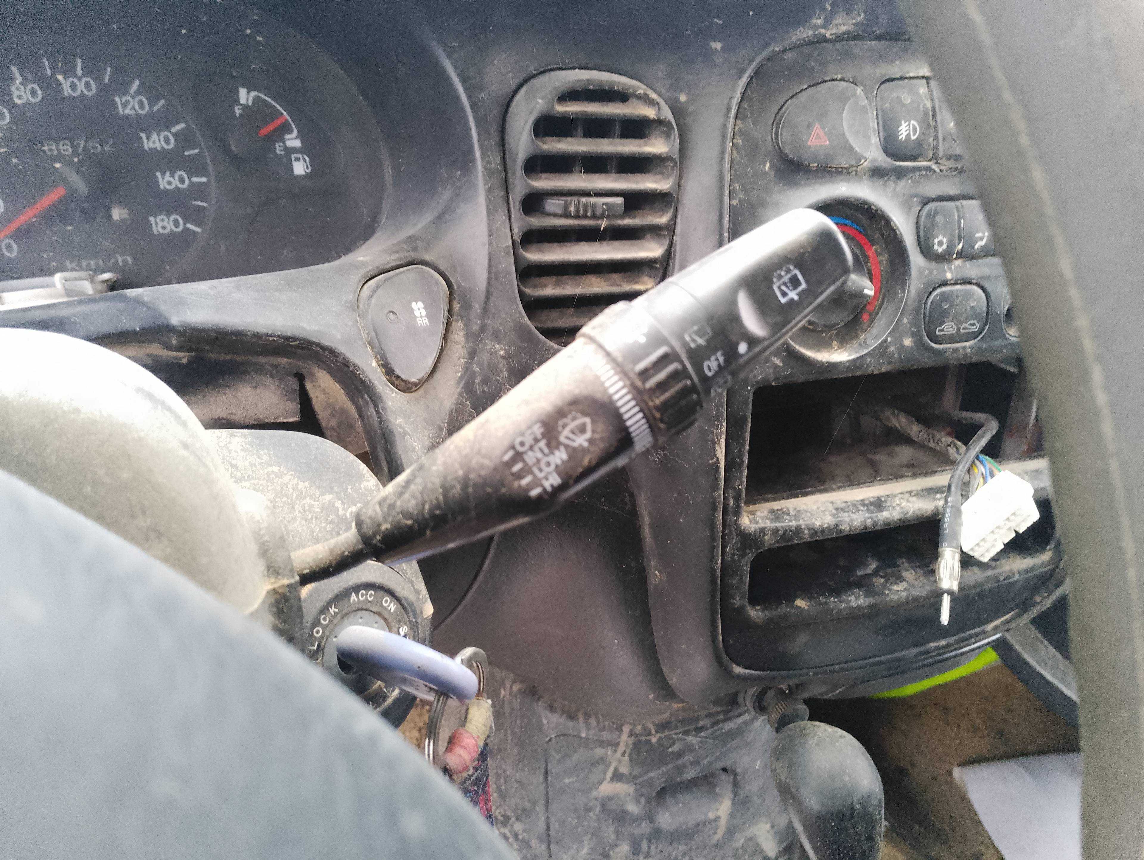 Recambio de mando limpia para hyundai h 1 starex 2.5 d referencia OEM IAM   
