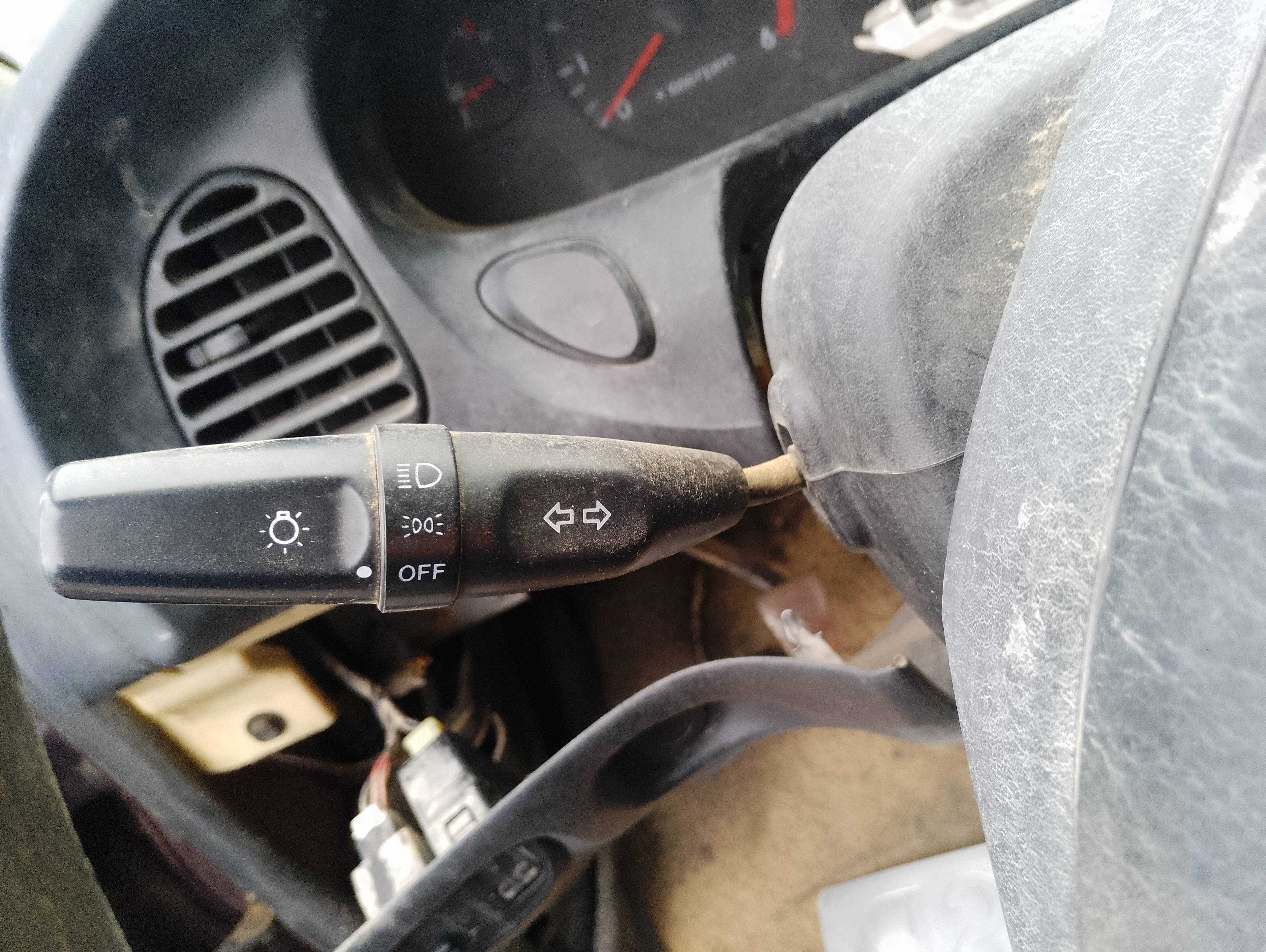 Recambio de mando luces para hyundai h 1 starex 2.5 d referencia OEM IAM   