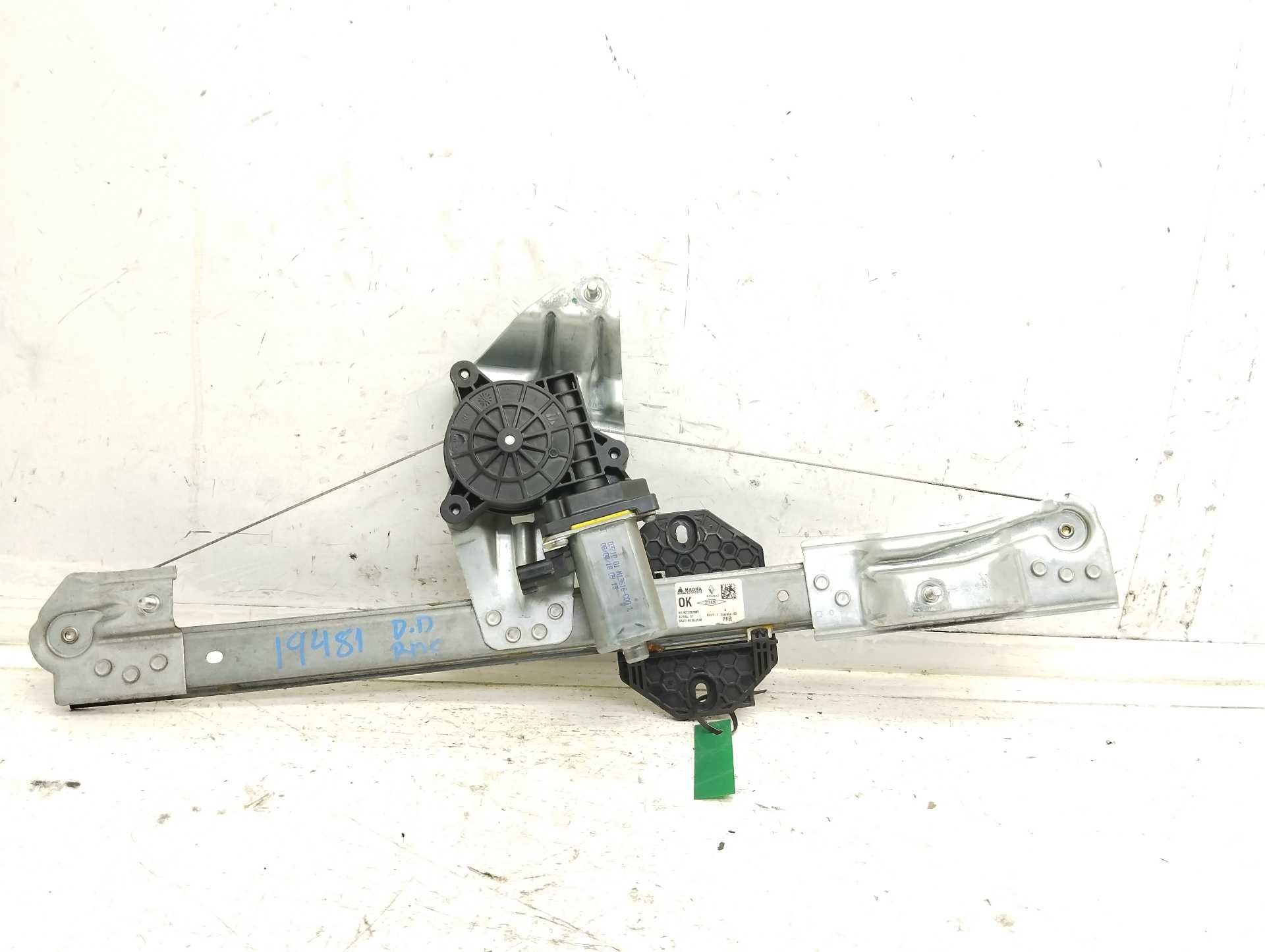 Recambio de elevalunas delantero derecho para dacia sandero aniversario referencia OEM IAM 807209299R  