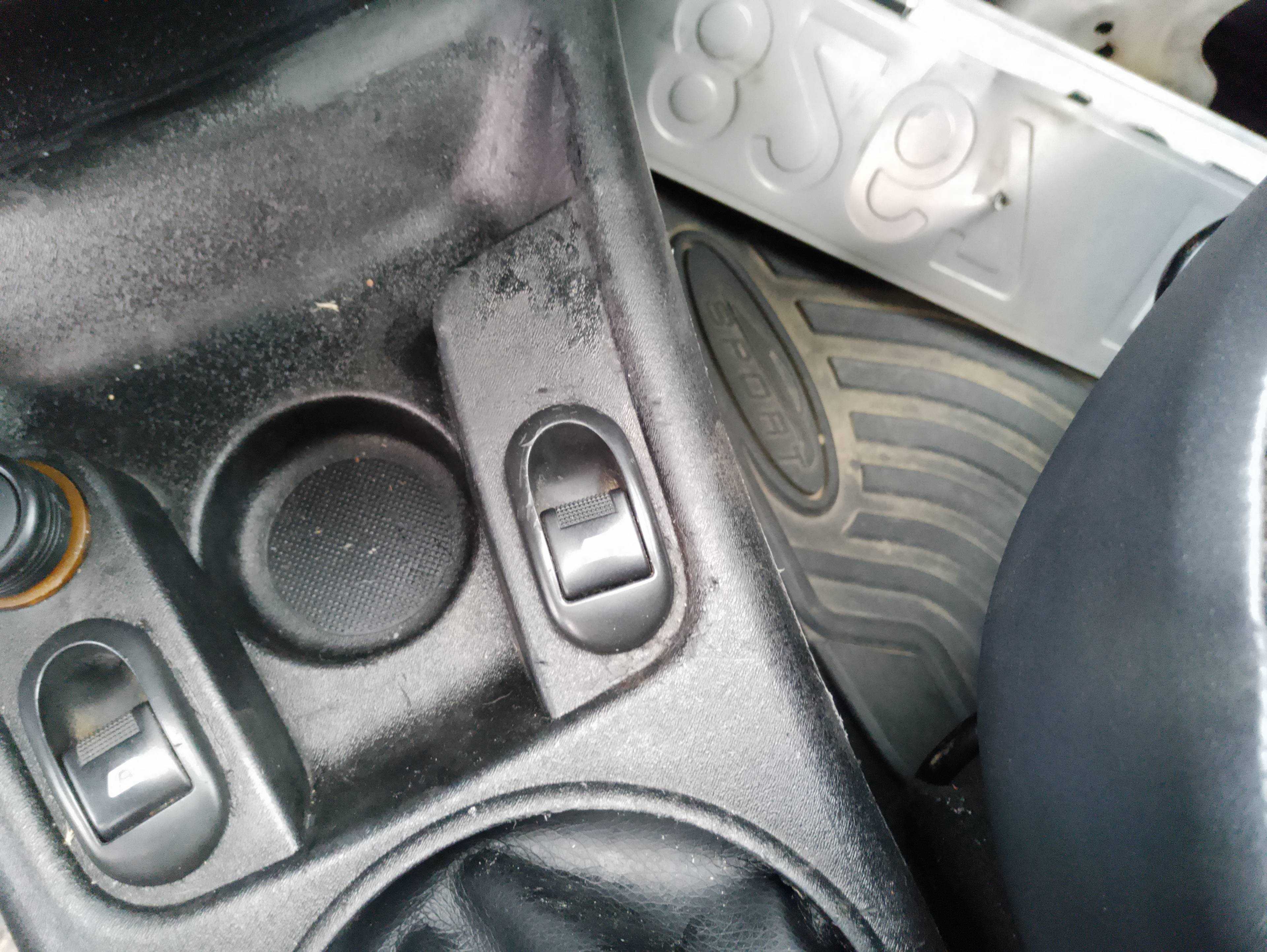 Recambio de mando elevalunas delantero derecho para citroën c3 1.1 furio referencia OEM IAM   