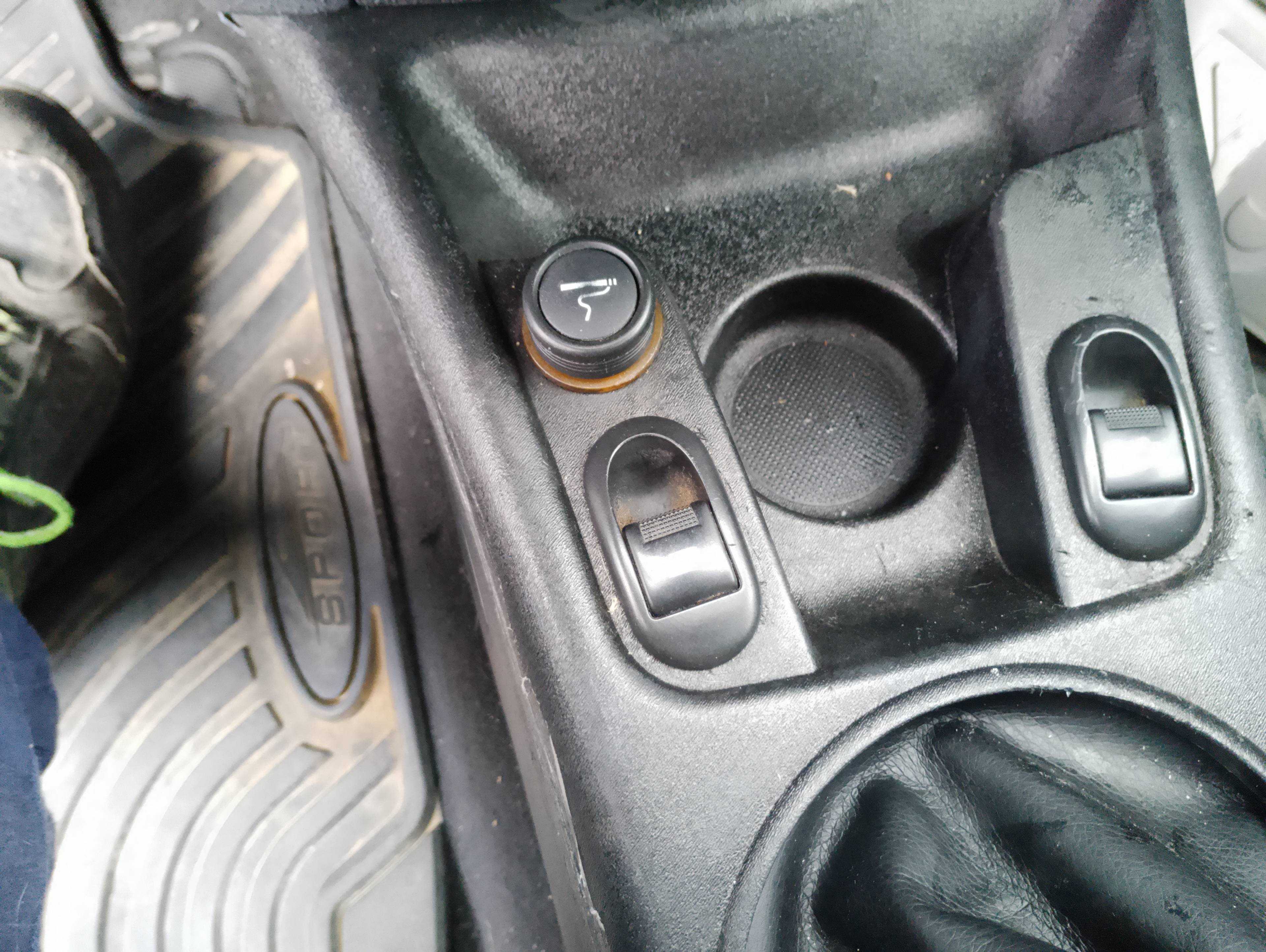 Recambio de mando elevalunas delantero izquierdo para citroën c3 1.1 furio referencia OEM IAM   