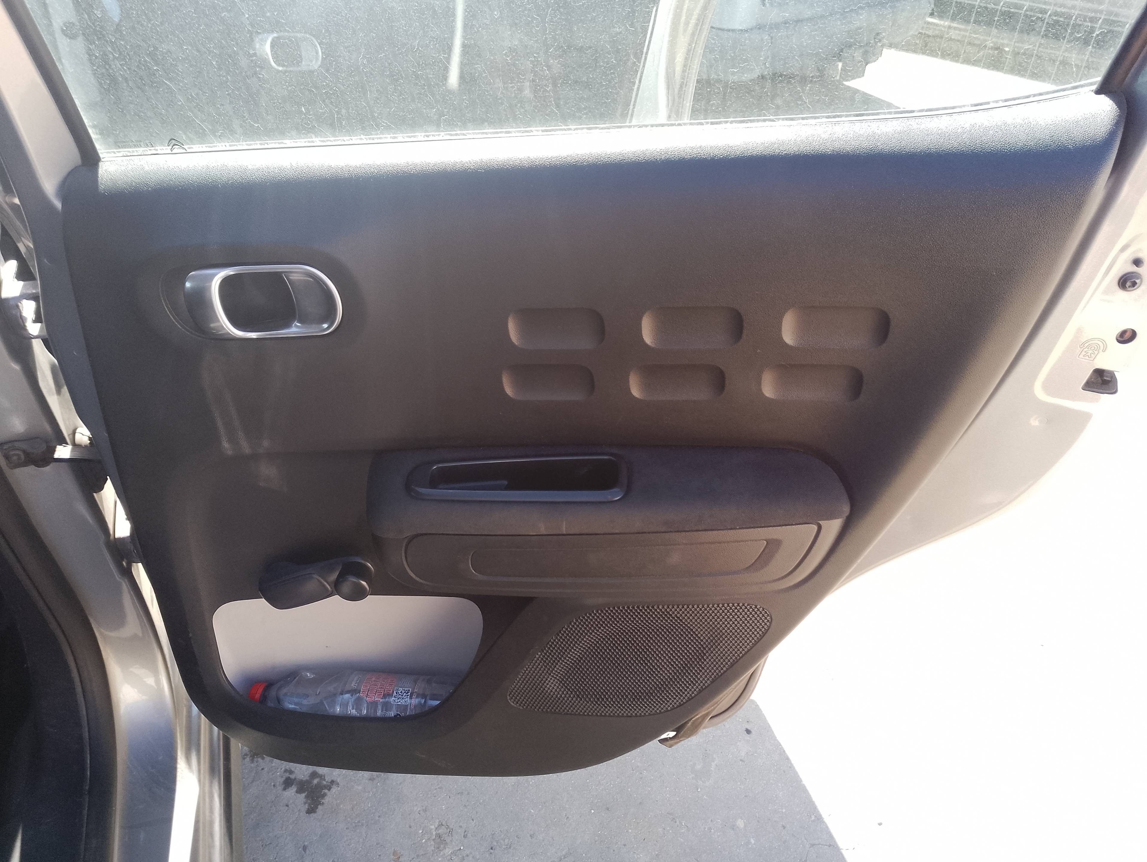 Recambio de guarnecido puerta trasera derecha para citroën c3 c-series referencia OEM IAM   