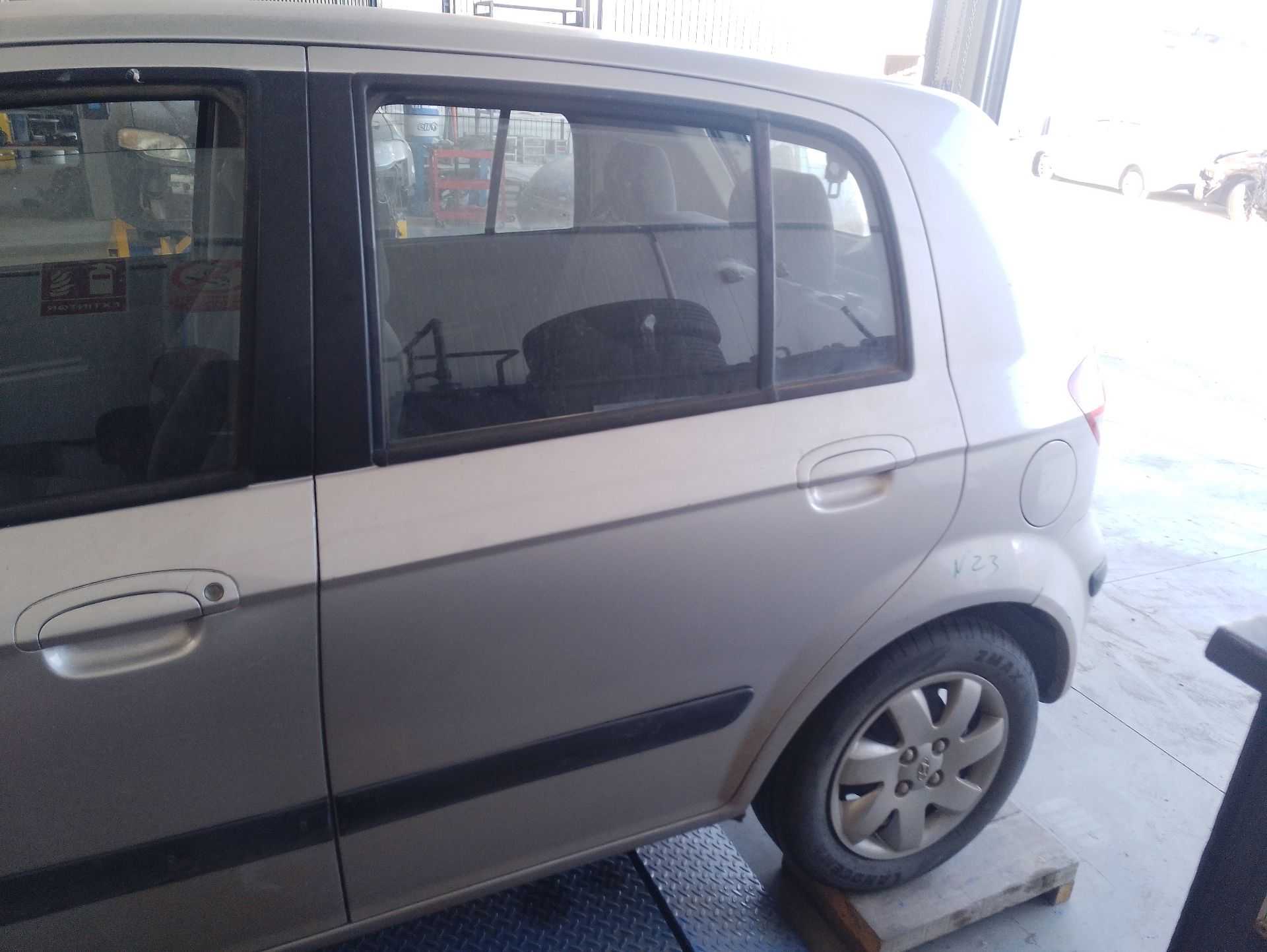 Recambio de puerta trasera izquierda para hyundai getz (tb) 1.3 referencia OEM IAM 770031C020SJ  
