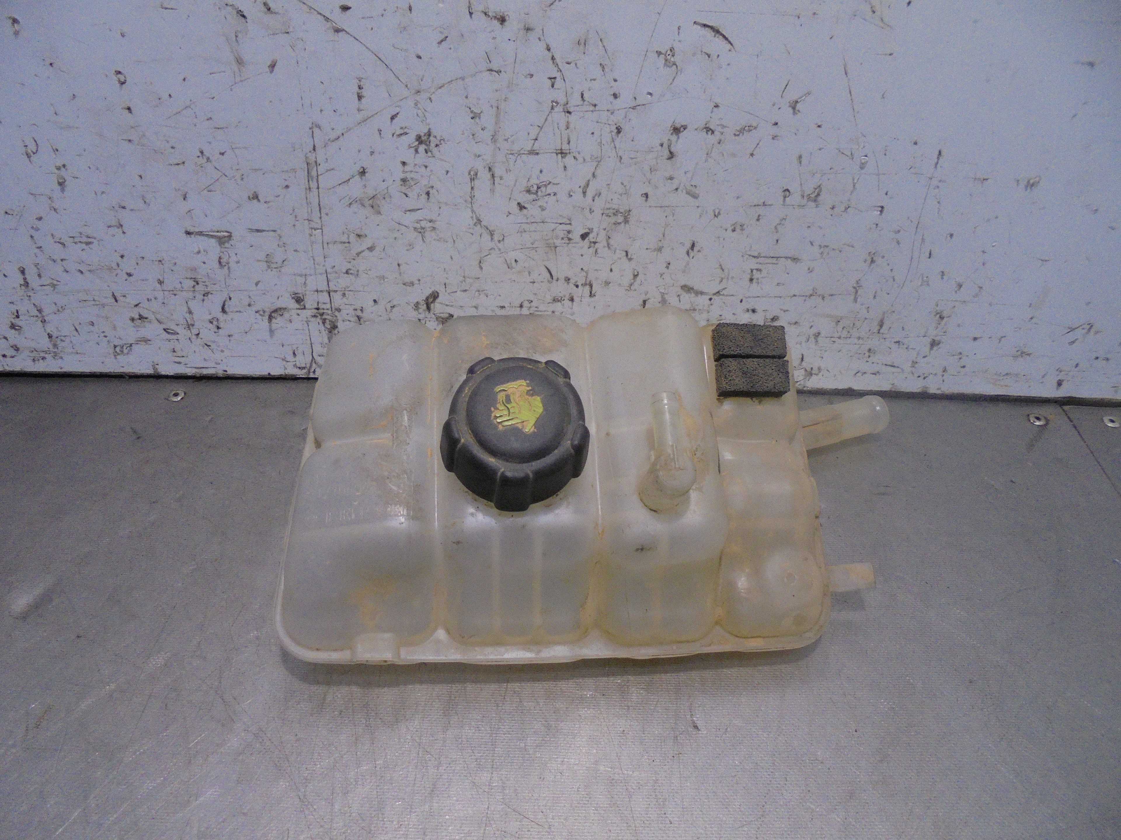 Recambio de deposito expansion para renault megane iv berlina 5p bose-edition referencia OEM IAM 217104048R  