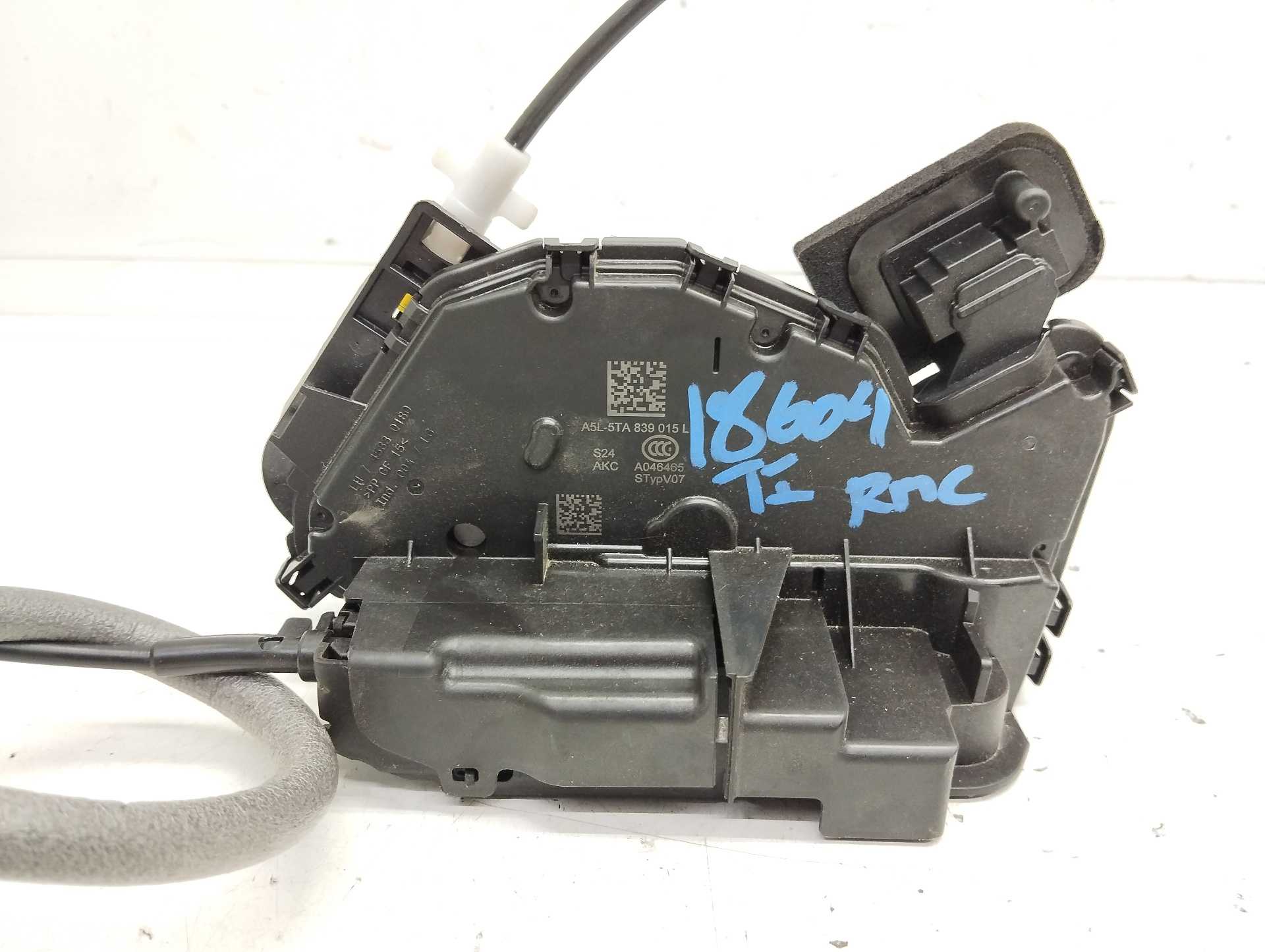 Recambio de cerradura puerta trasera izquierda para volkswagen t-roc 1.5 16v tsi act referencia OEM IAM 5TA839015L  