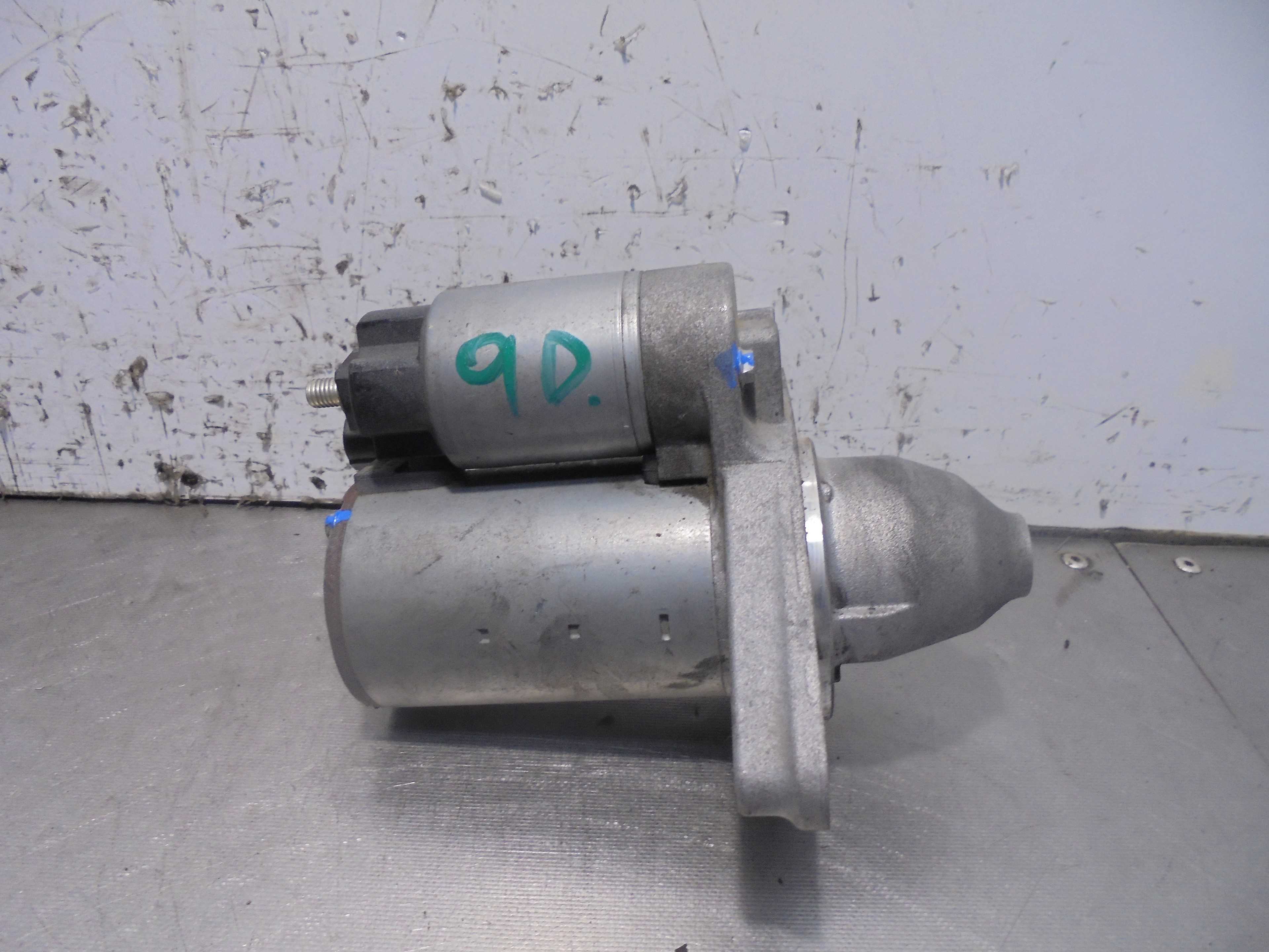Recambio de motores de arranque para toyota yaris 1.3 16v cat referencia OEM IAM 281000Y091 DENSO 