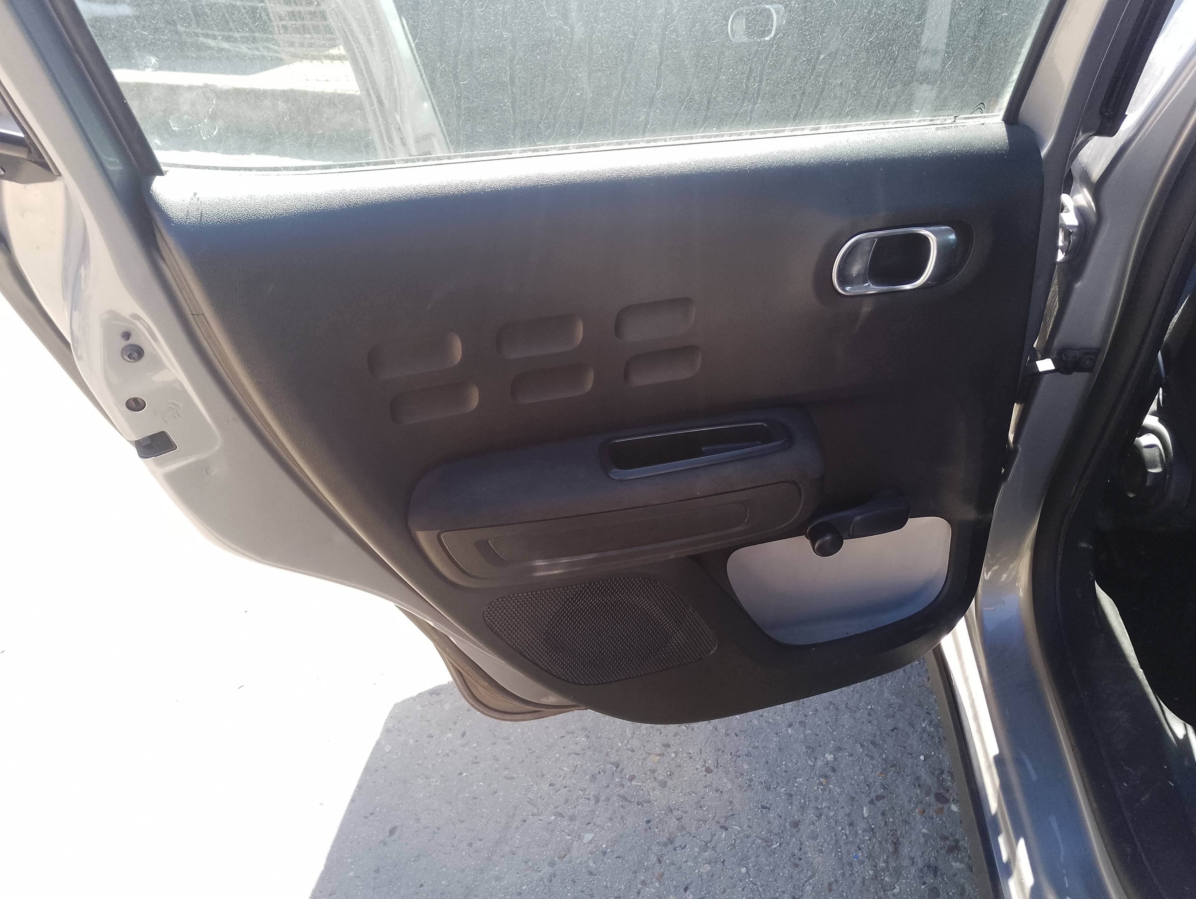 Recambio de guarnecido puerta trasera izquierda para citroën c3 c-series referencia OEM IAM   