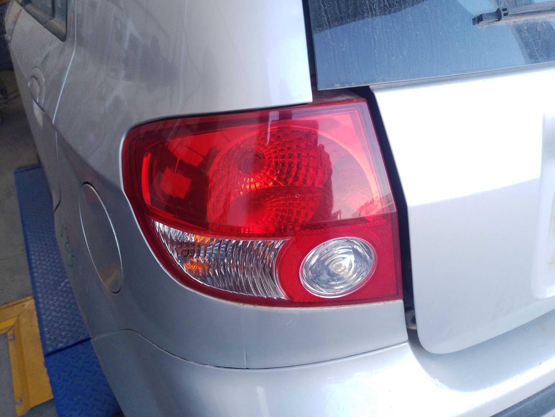 Recambio de piloto trasero izquierdo para hyundai getz (tb) 1.3 referencia OEM IAM 924011C010  