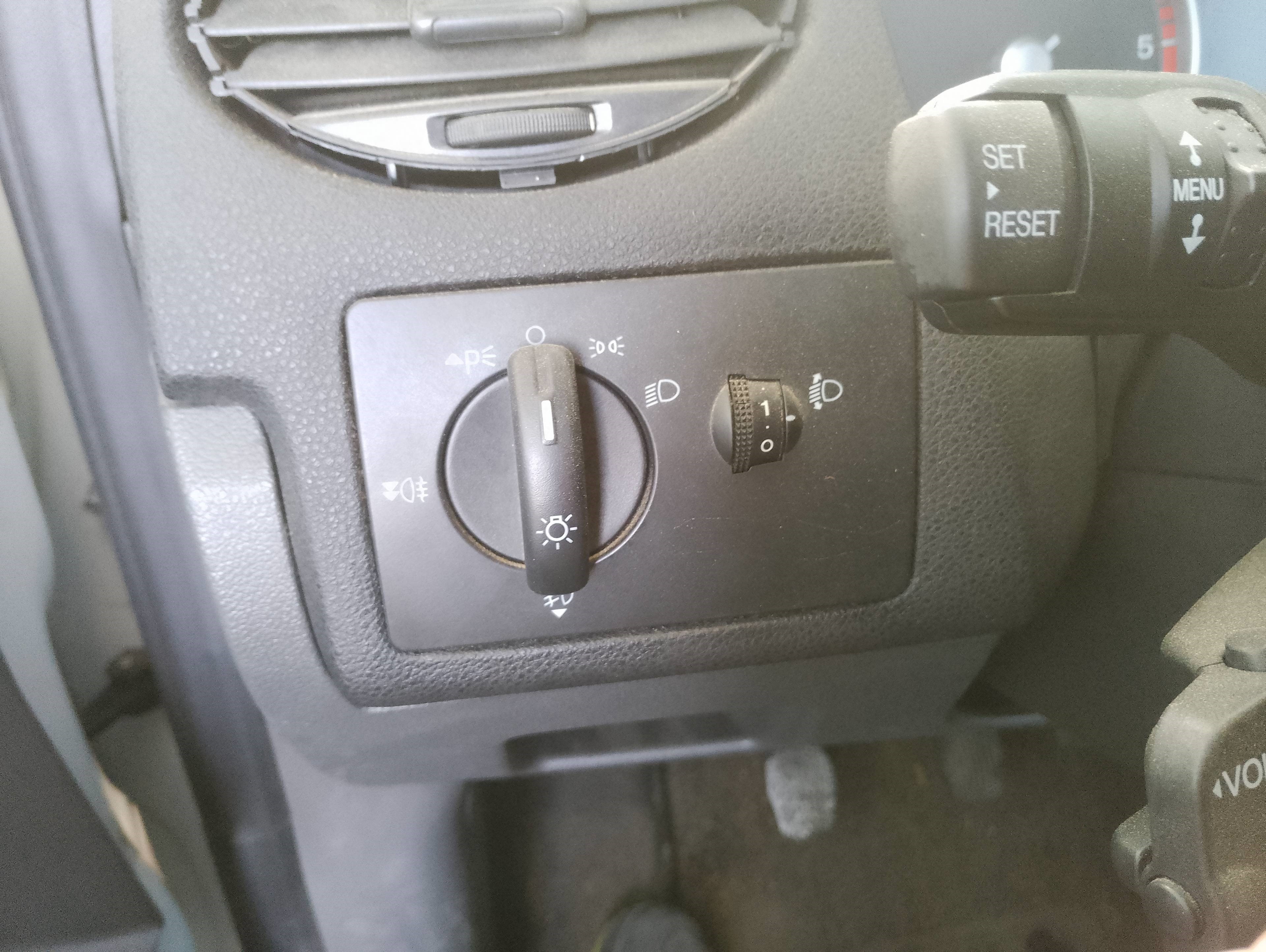 Recambio de mando luces para ford focus berlina (cap) ambiente (d) referencia OEM IAM   