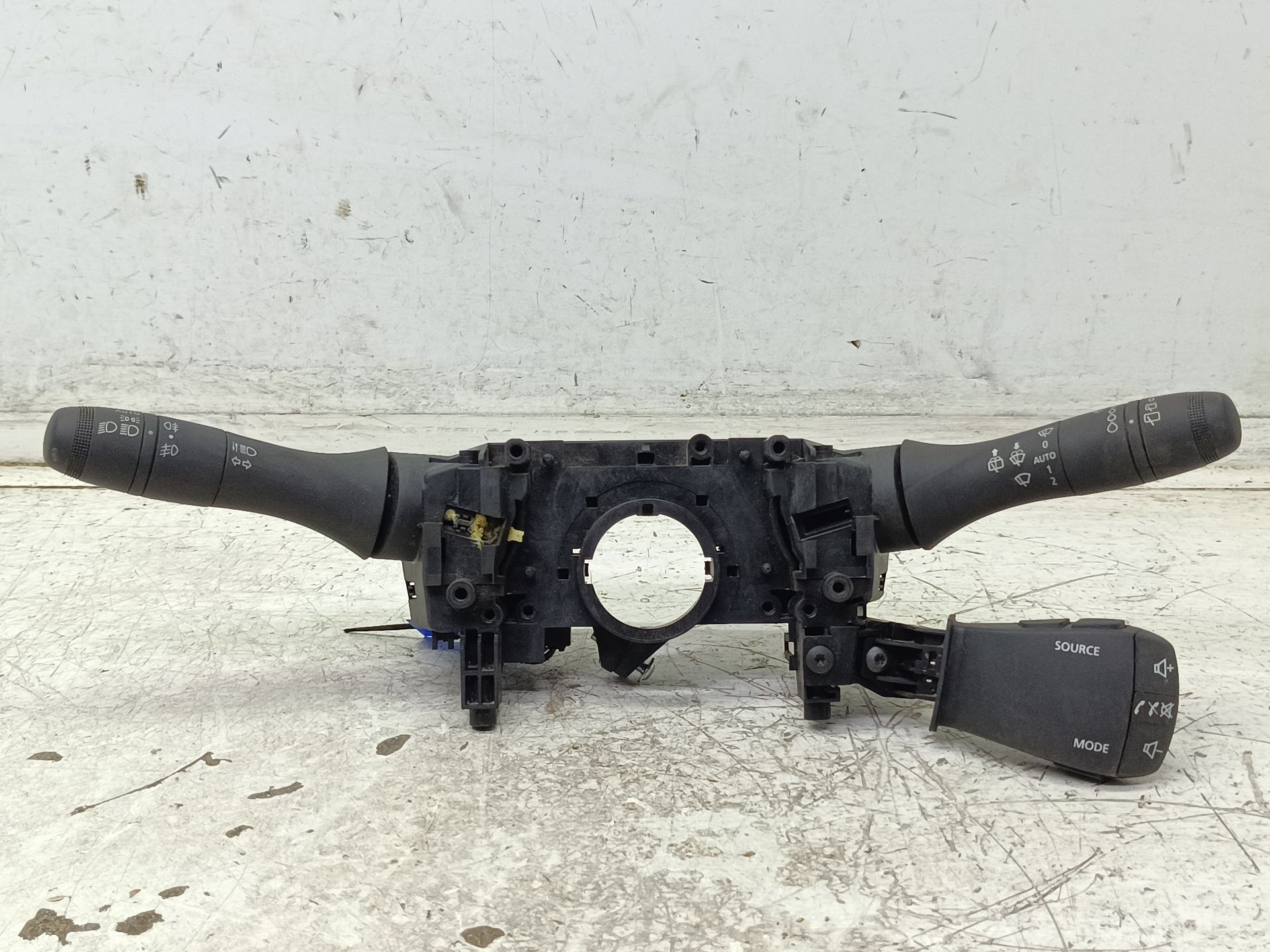 Recambio de mando luces para dacia sandero iii essential referencia OEM IAM   