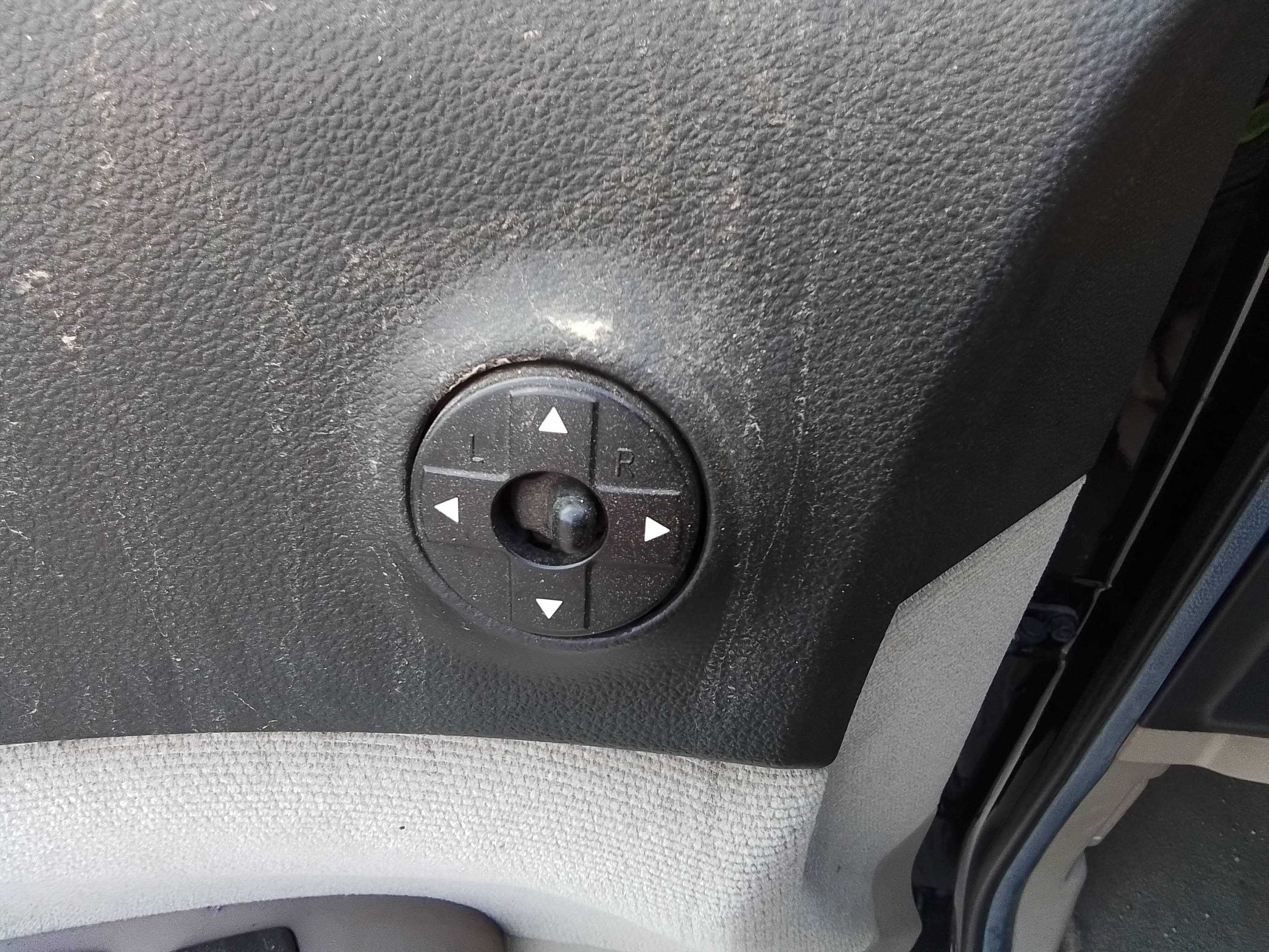 Recambio de mando retrovisor para kia carnival 2.9 crdi vgt active referencia OEM IAM   