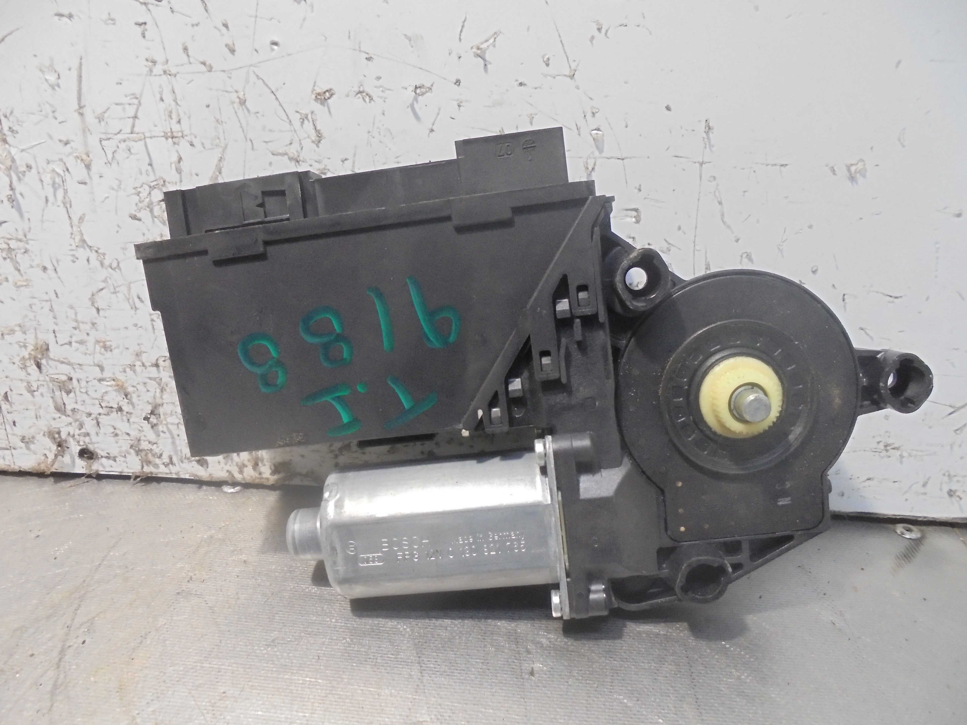 Recambio de motor elevalunas trasero izquierdo para volkswagen touareg (7la) tdi r5 referencia OEM IAM 3D0959795E BOSCH 7L695970