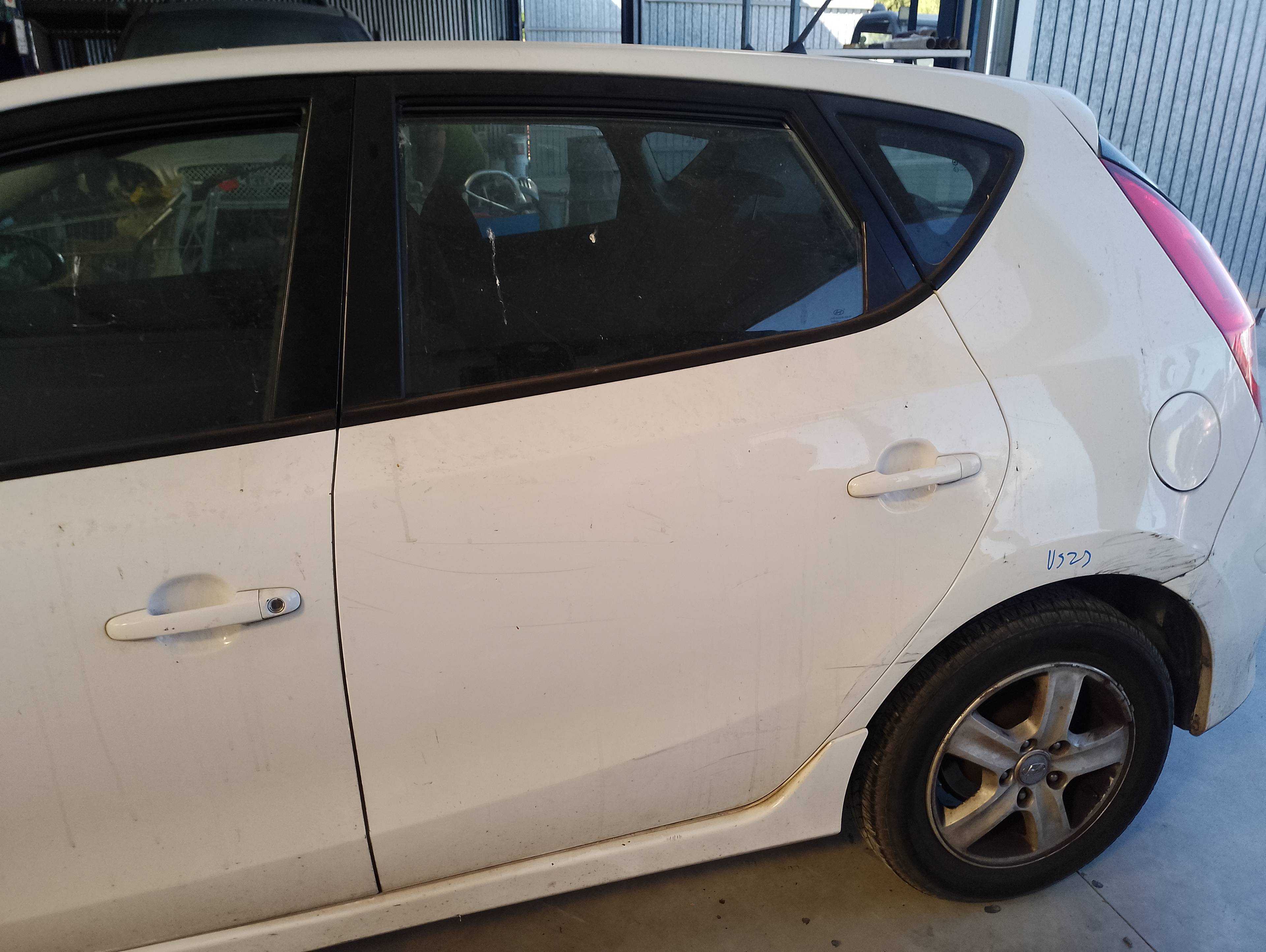 Recambio de puerta trasera izquierda para hyundai i30 classic referencia OEM IAM   