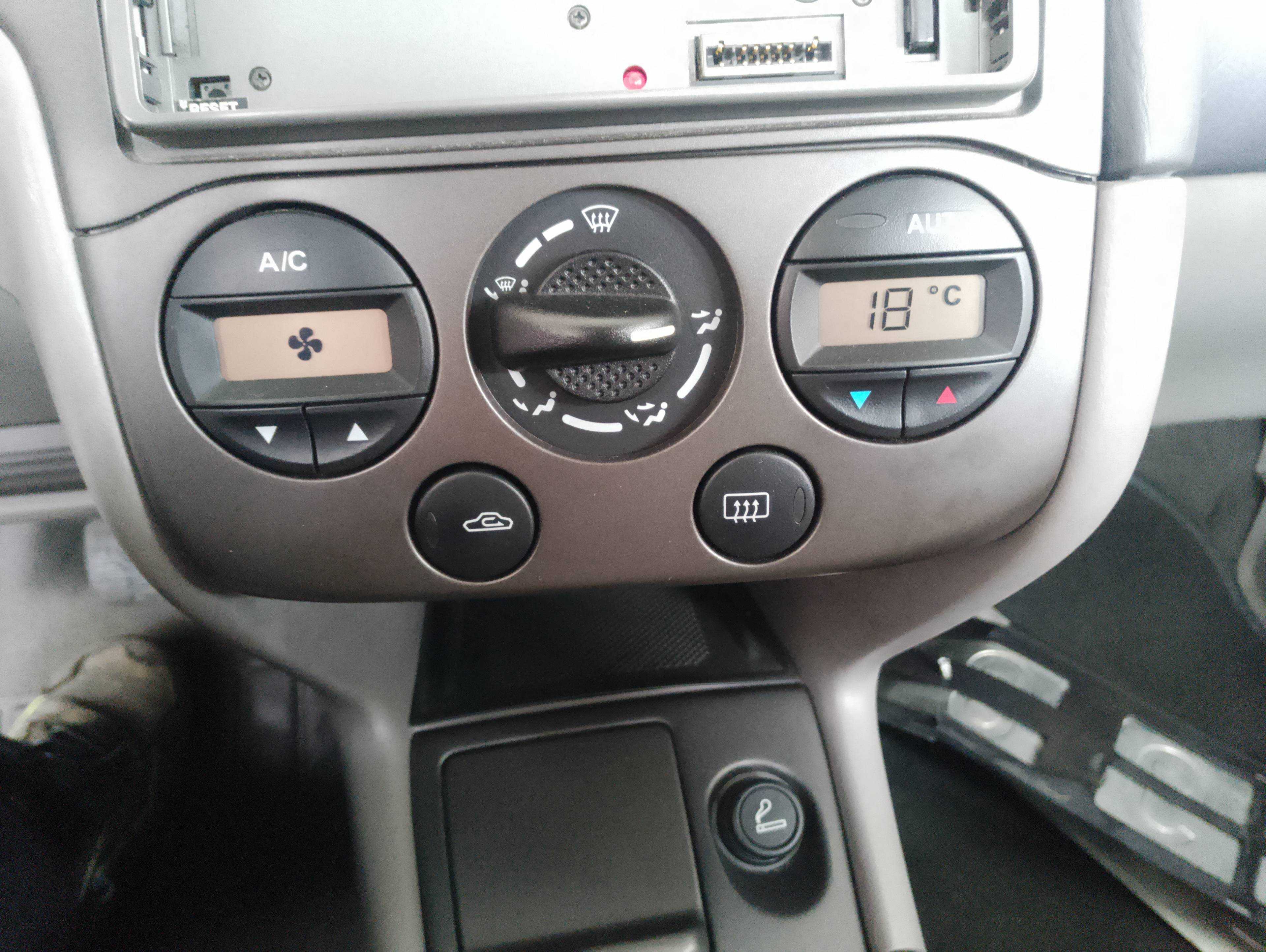 Recambio de mando climatizador para nissan primera berlina (p11) básico referencia OEM IAM   