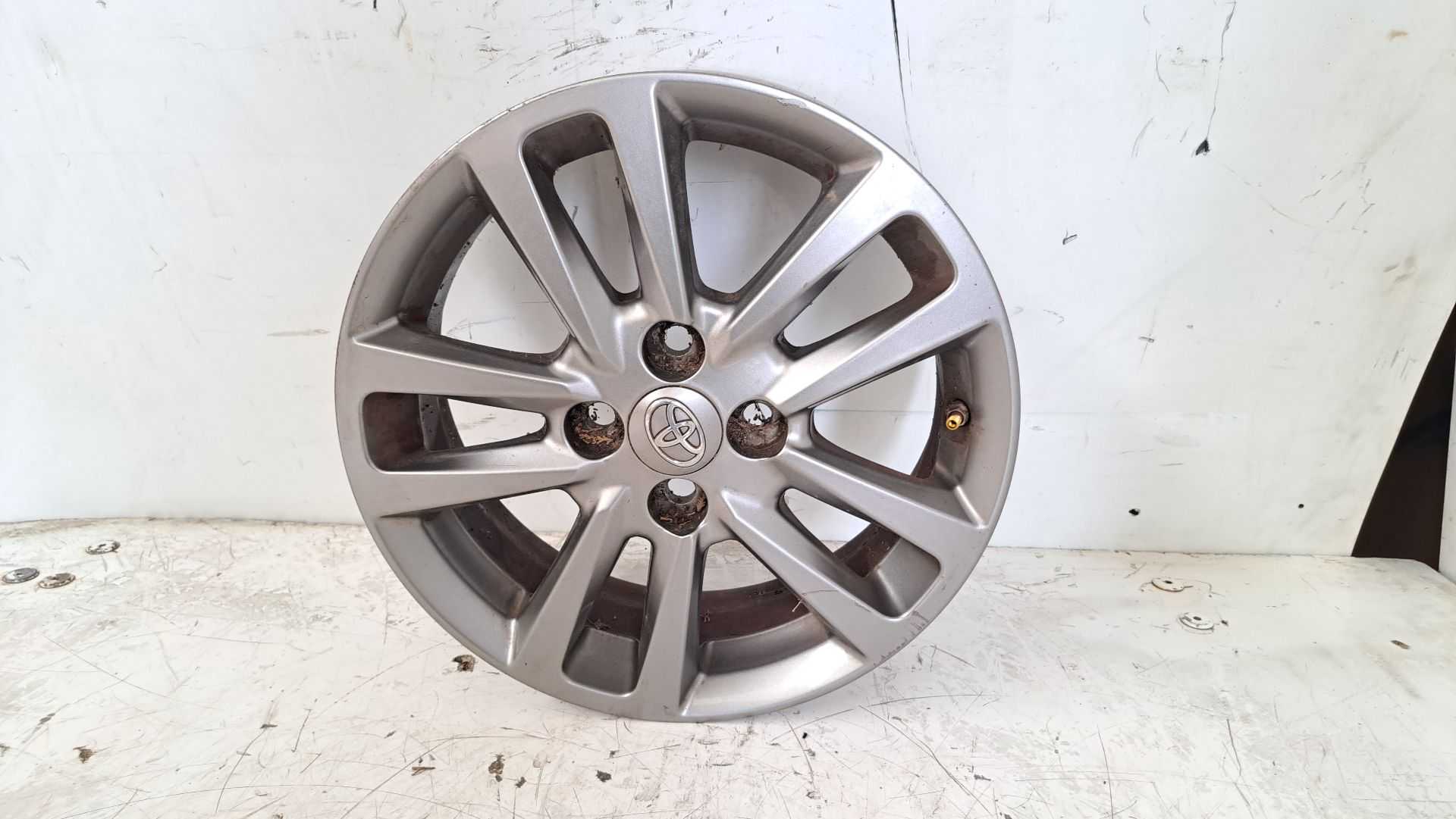 Recambio de llanta para toyota yaris 1.3 16v cat referencia OEM IAM r15 pz49pb0671xx 