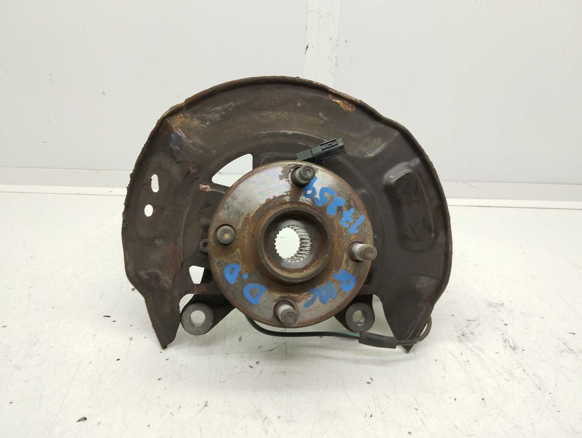 Recambio de mangueta delantera derecha para toyota yaris active hybrid referencia OEM IAM 432110D230  