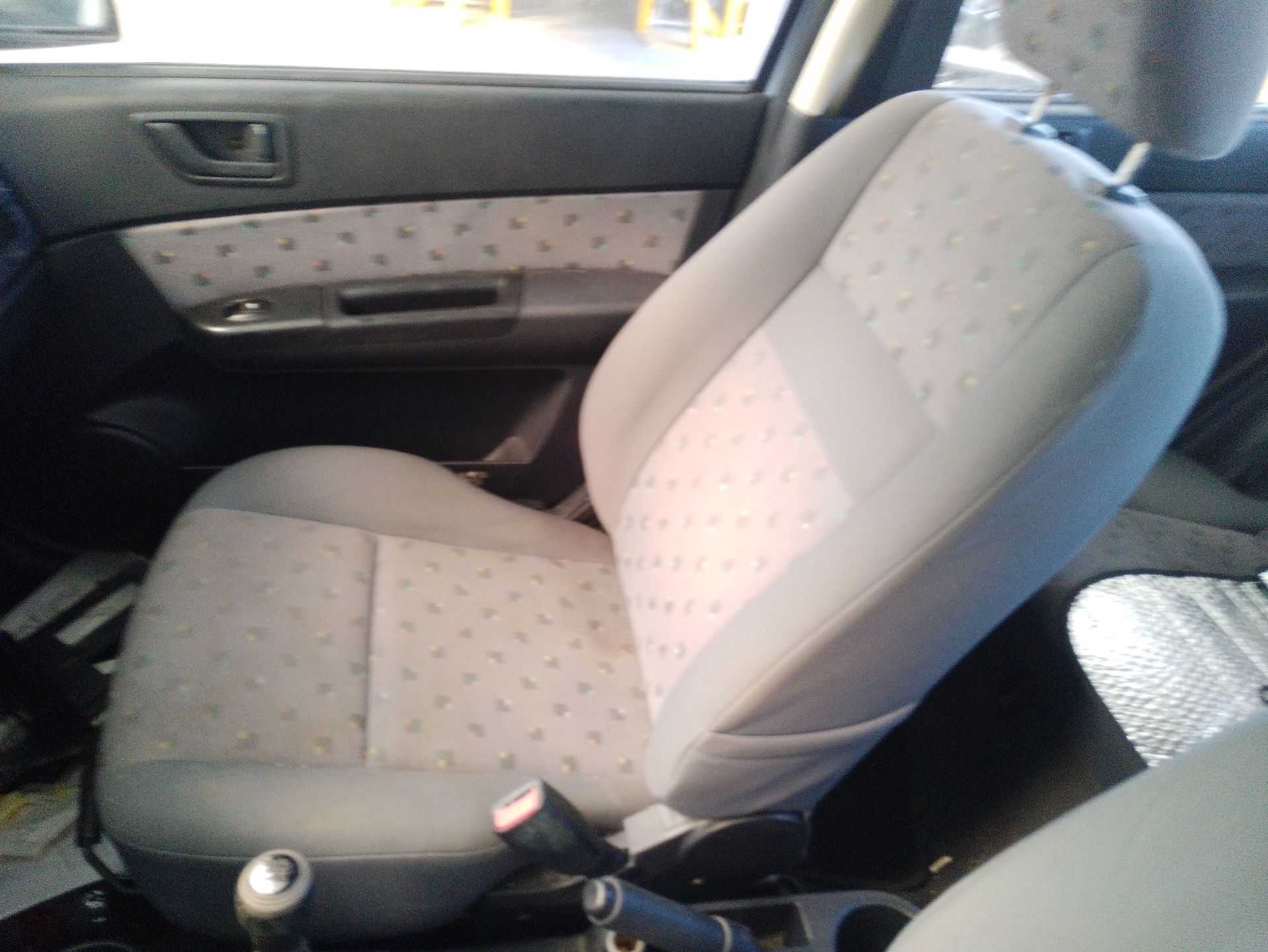 Recambio de asiento delantero derecho para hyundai getz (tb) 1.1 referencia OEM IAM   